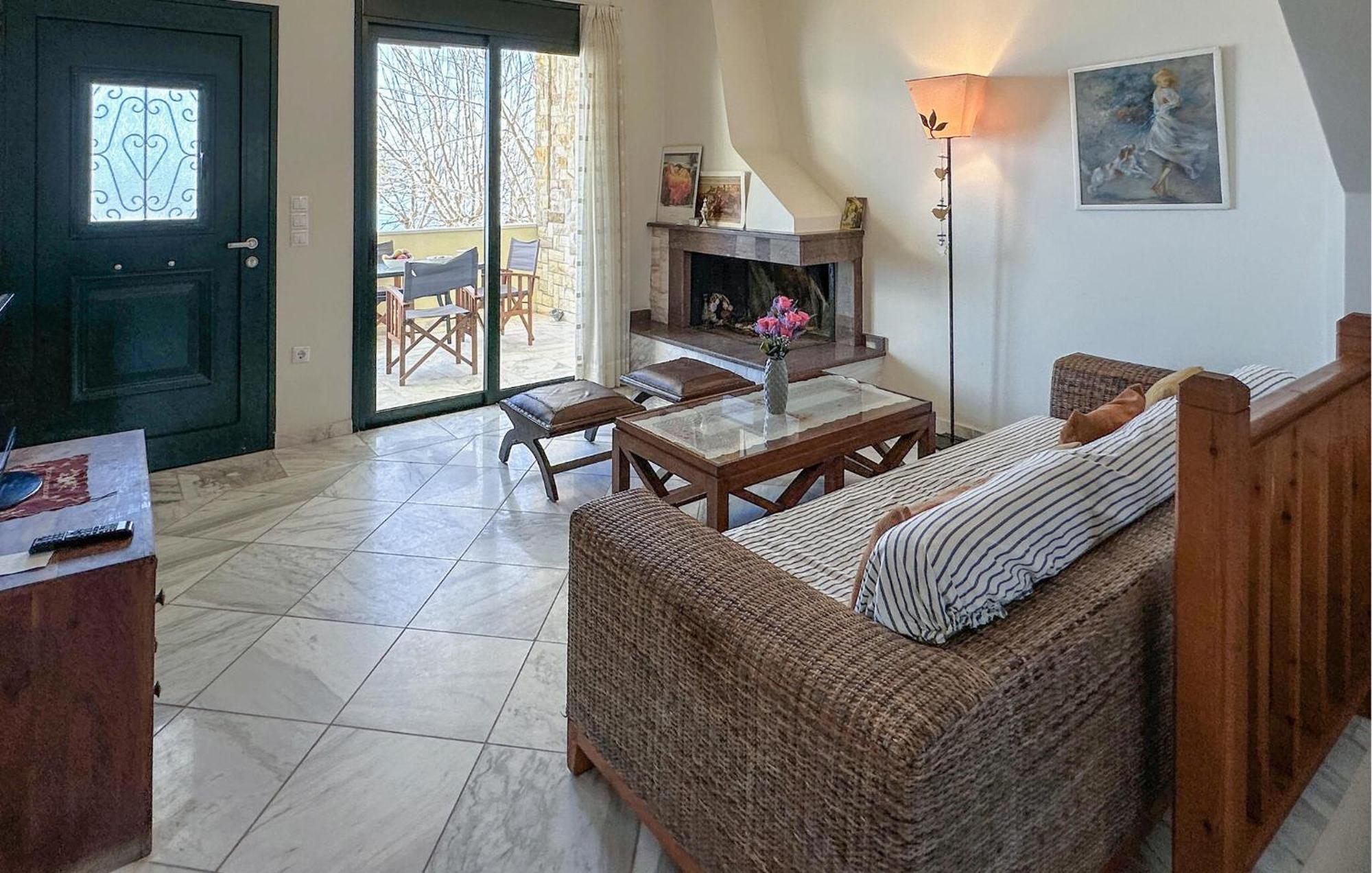 Holiday home Cozy Home In Diakopto Achaias P, With Kitchenette Diakopto