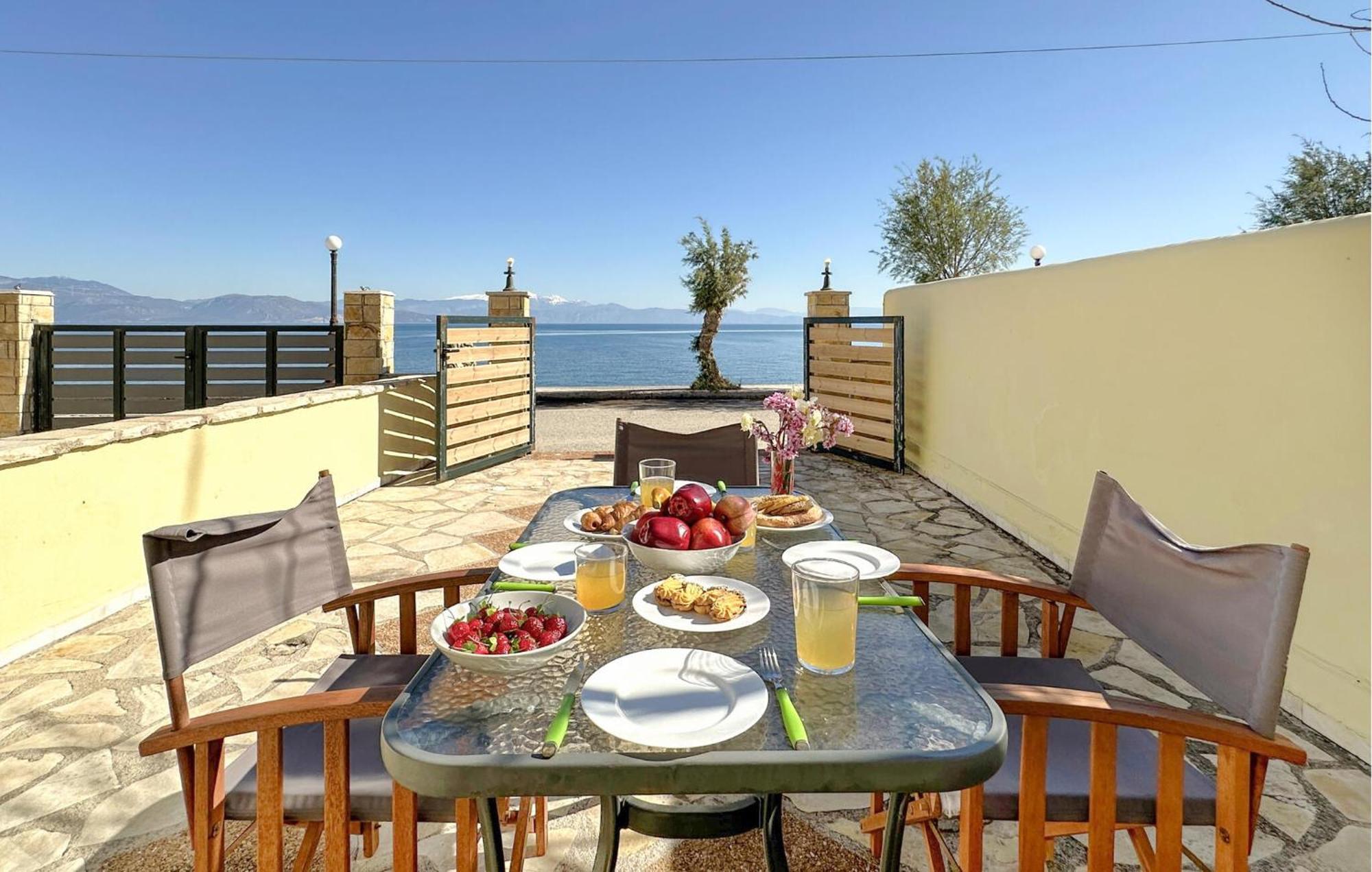 Cozy Home In Diakopto Achaias P, With Kitchenette *