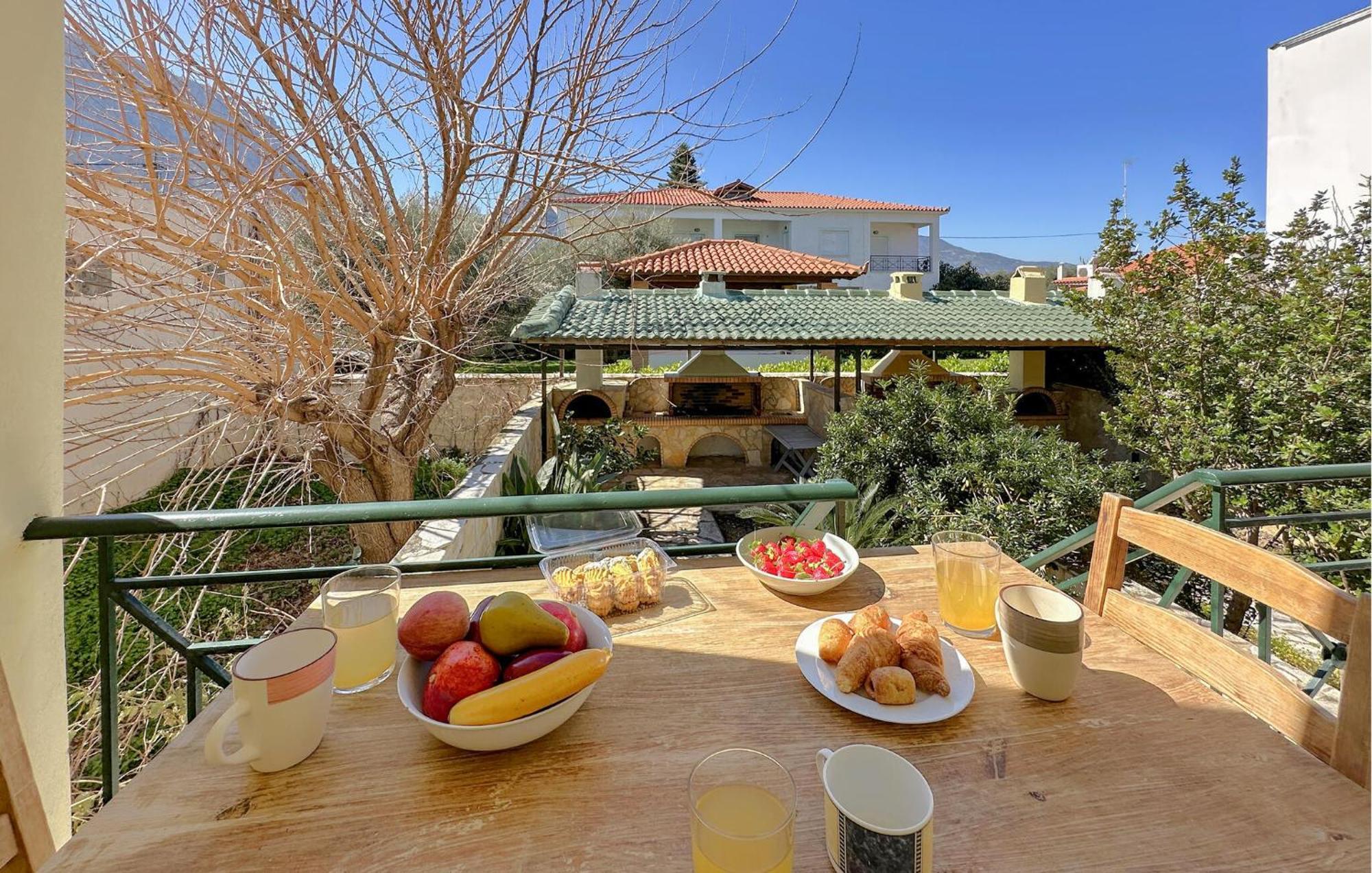 Holiday home Cozy Home In Diakopto Achaias P, With Kitchenette Diakopto