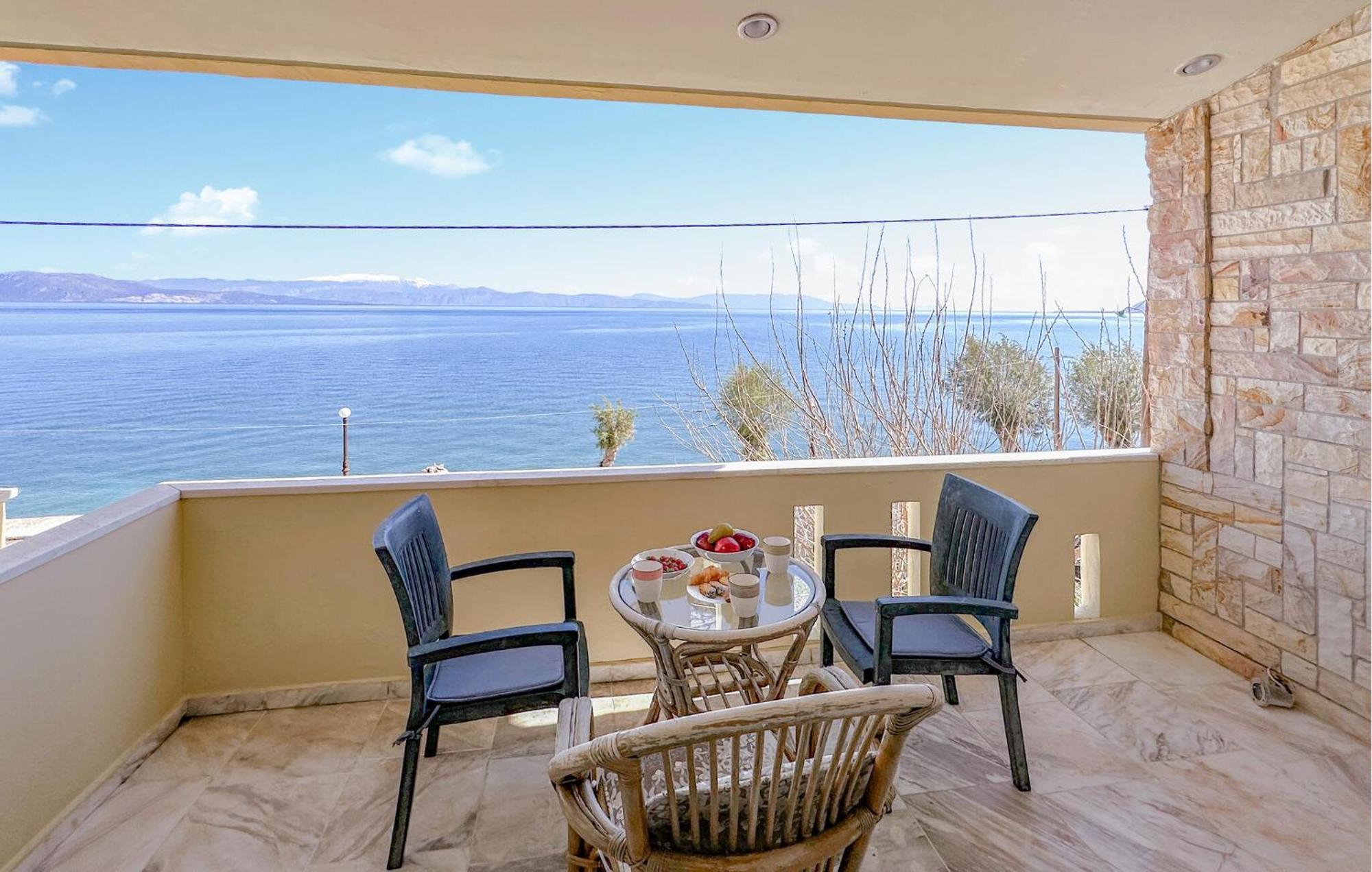 Cozy Home In Diakopto Achaias P, With Kitchenette