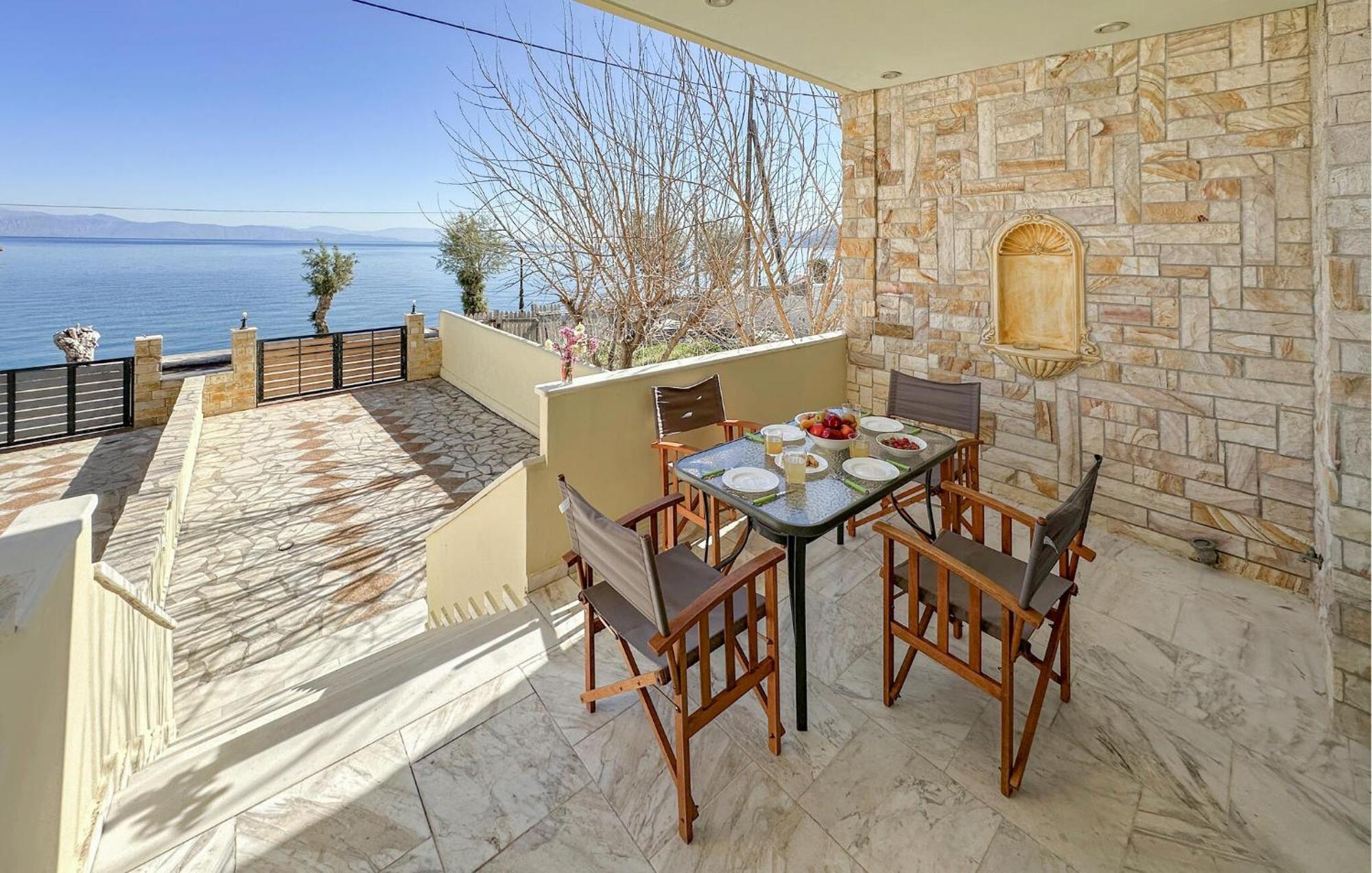 Holiday home Cozy Home In Diakopto Achaias P, With Kitchenette