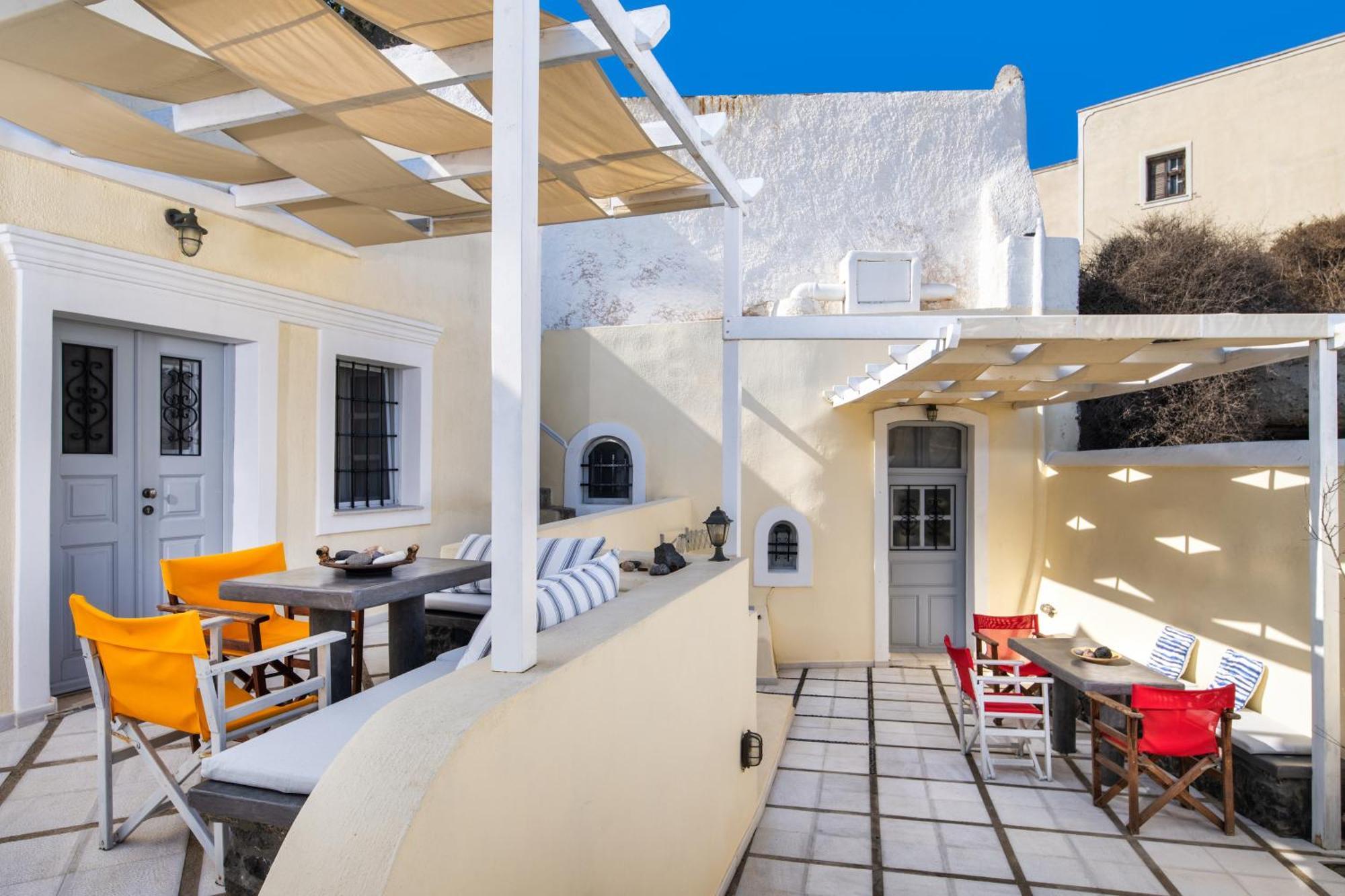 Day One Apartment Fira (Santorini)