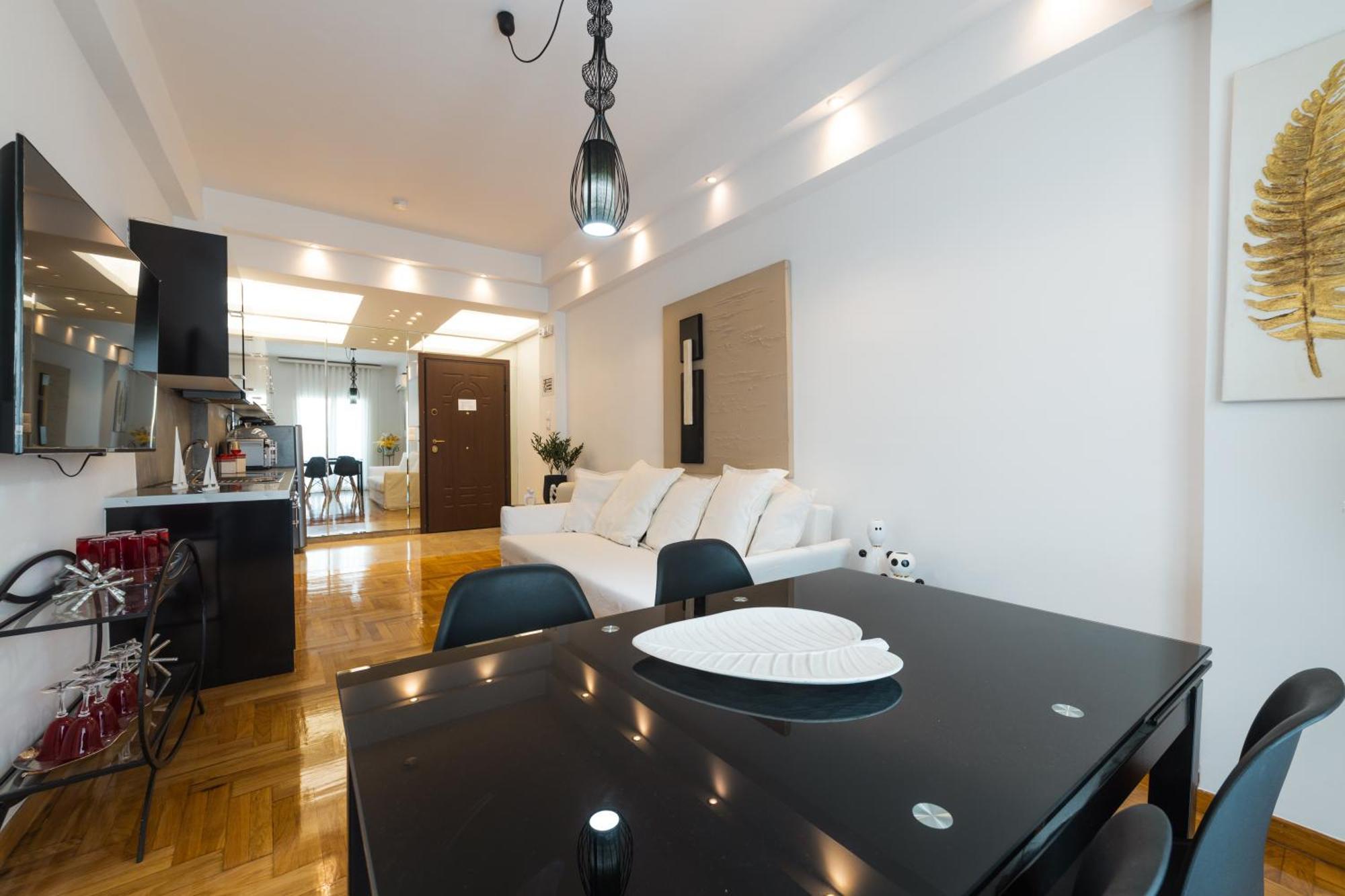 In Glyfada Center Apartment Athens
