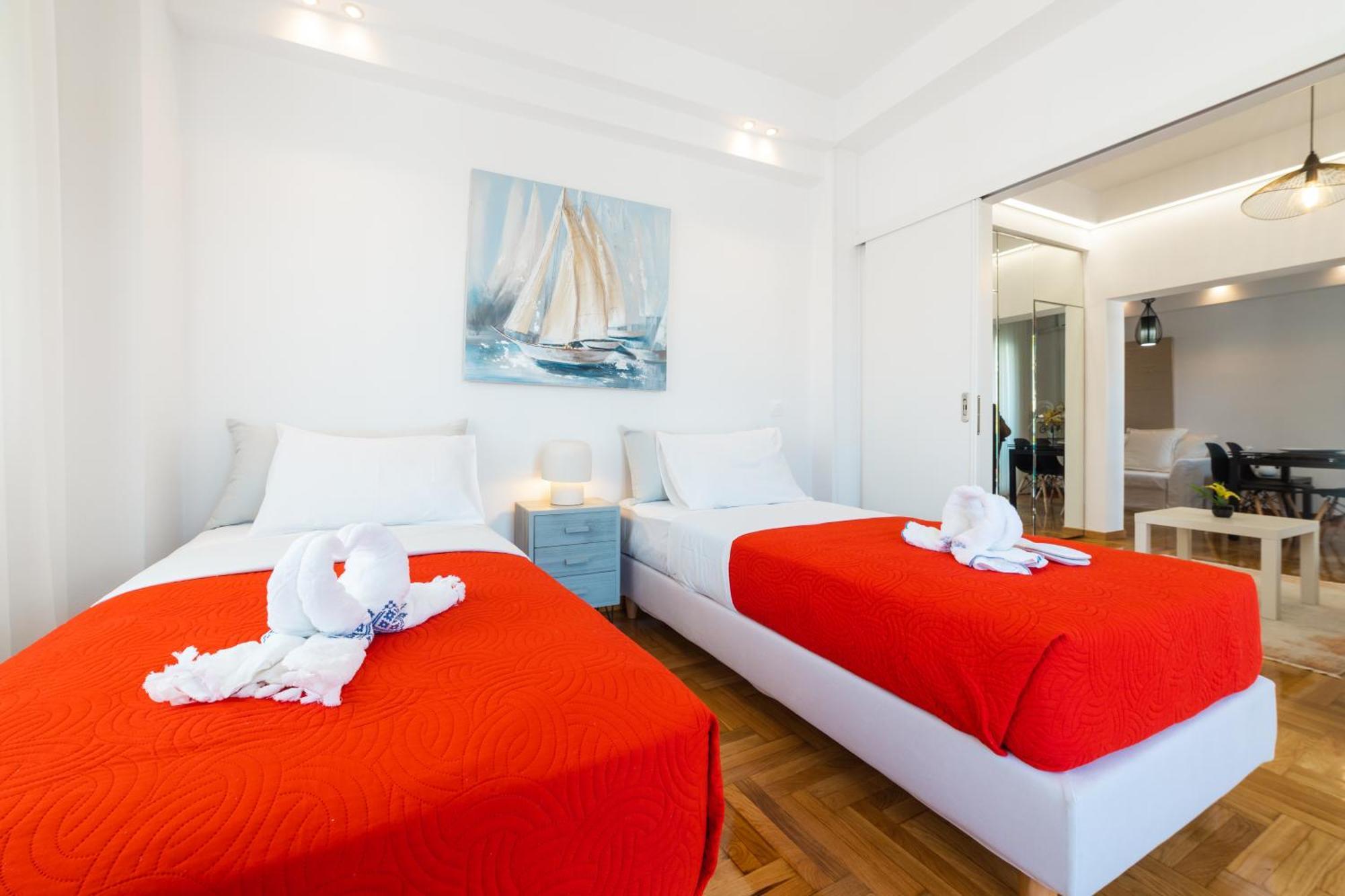 In Glyfada Center Apartment *
