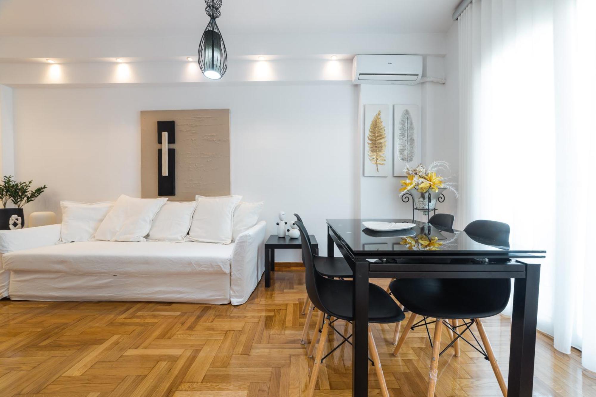 Apartment In Glyfada Center *