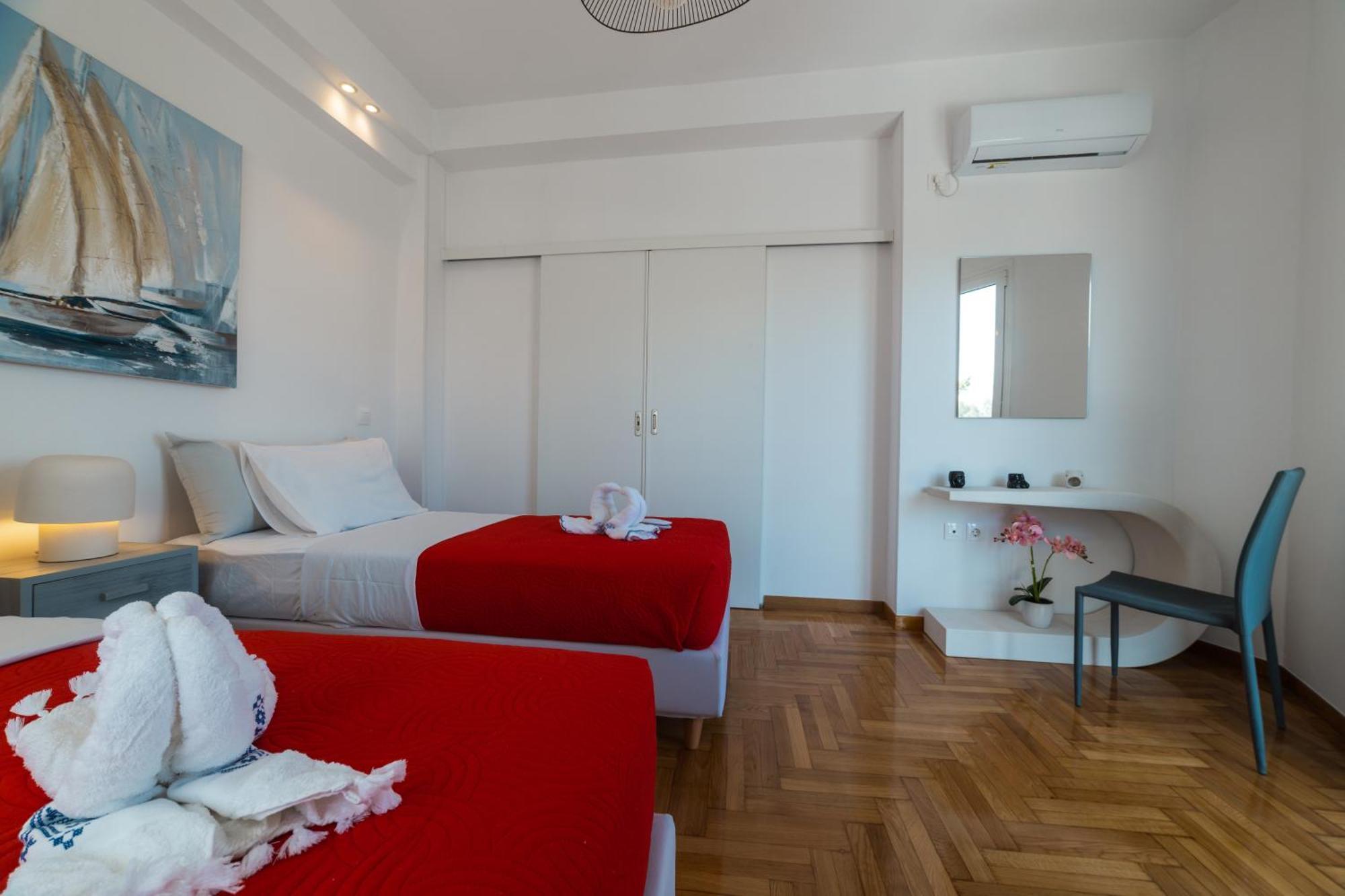 In Glyfada Center Apartment