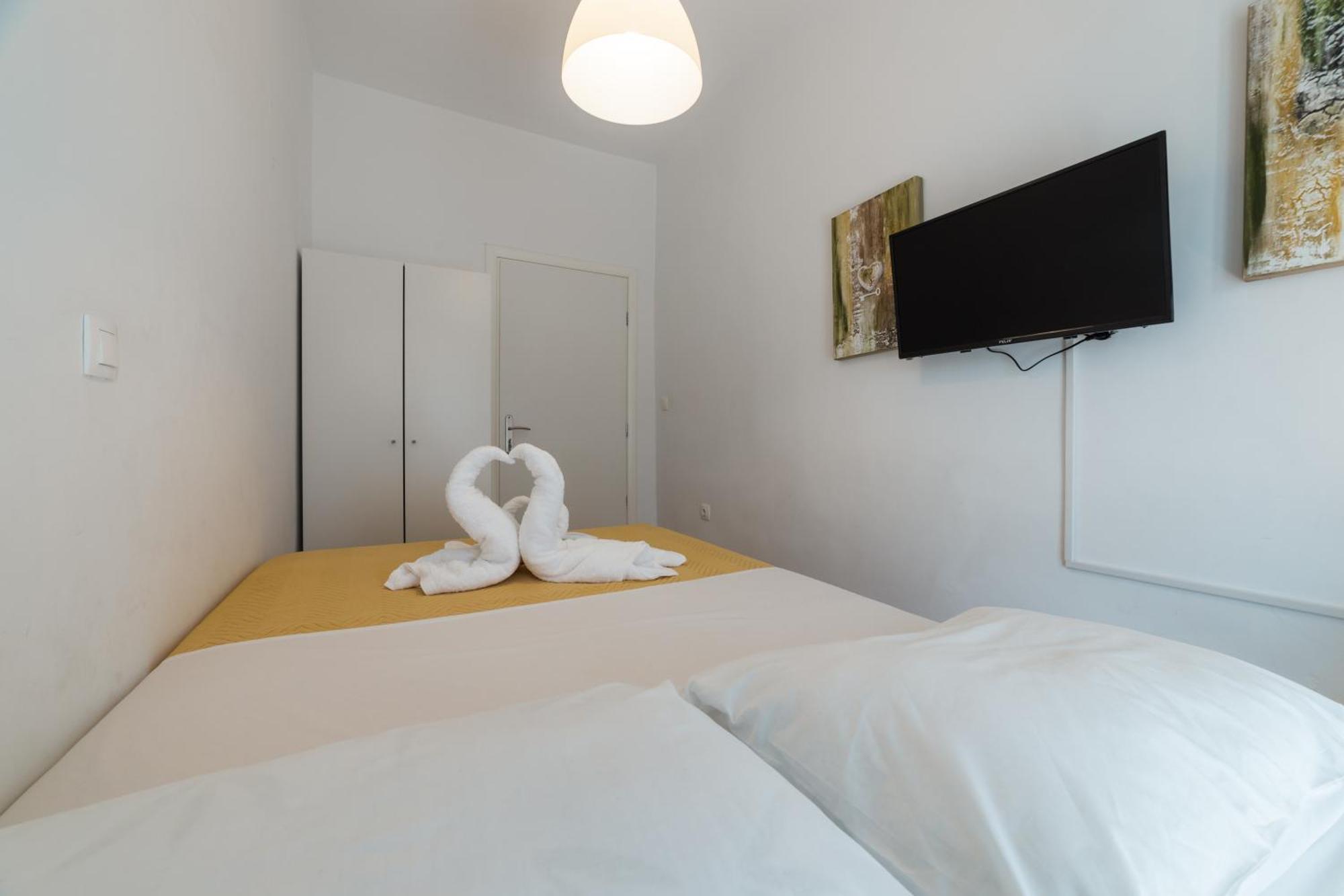 In Glyfada Center Apartment *
