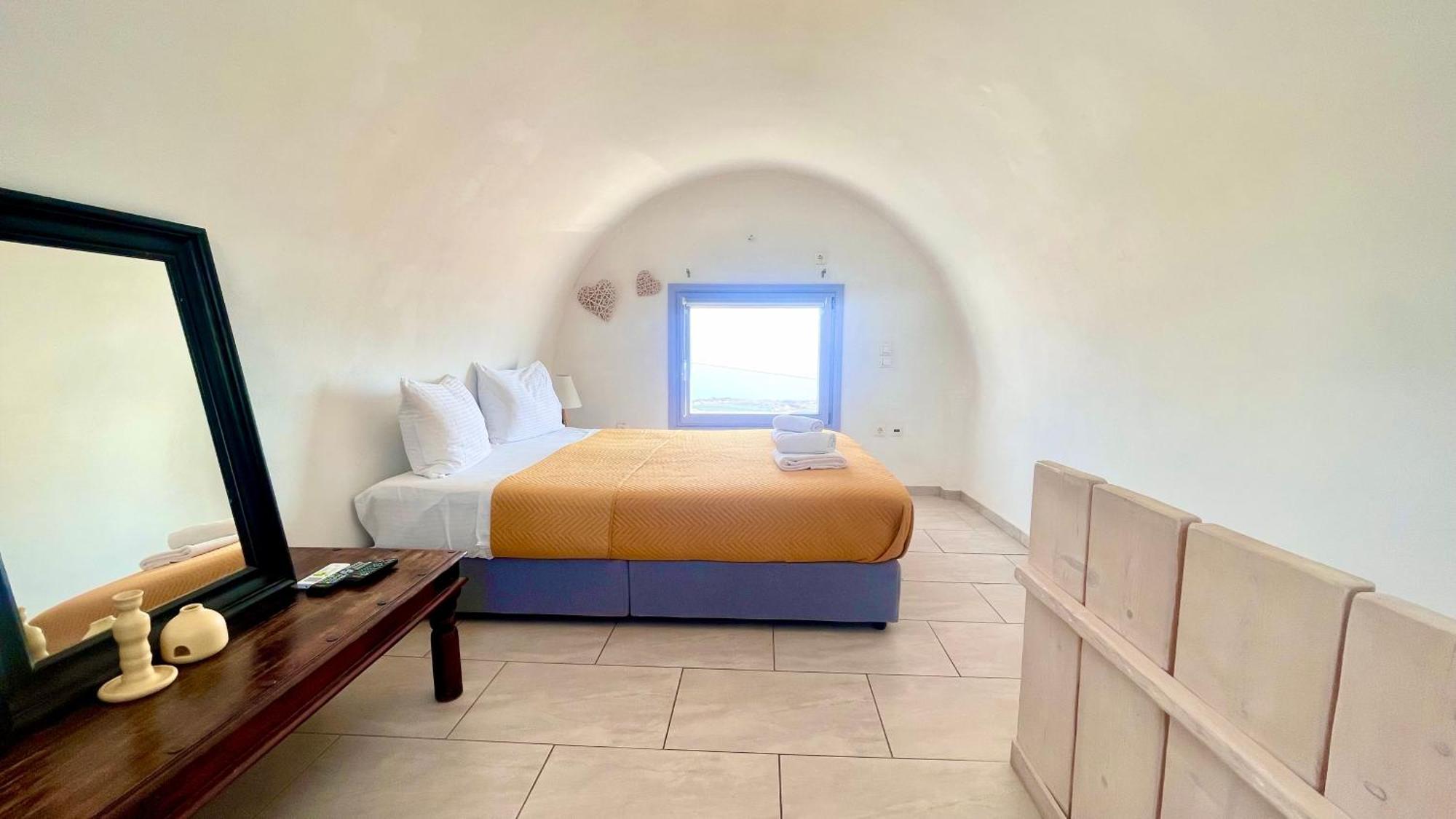 Elkaza Fira (Santorini)