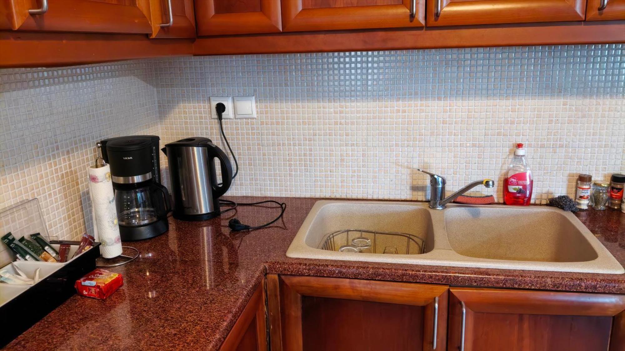 Airport Friendly House 1