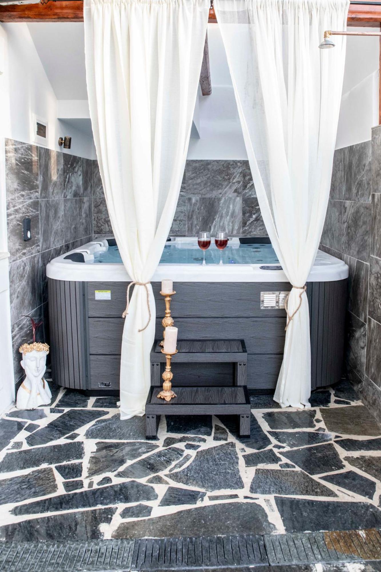 Kleopatra Deluxe With Jacuzzi Apartment Kamilari