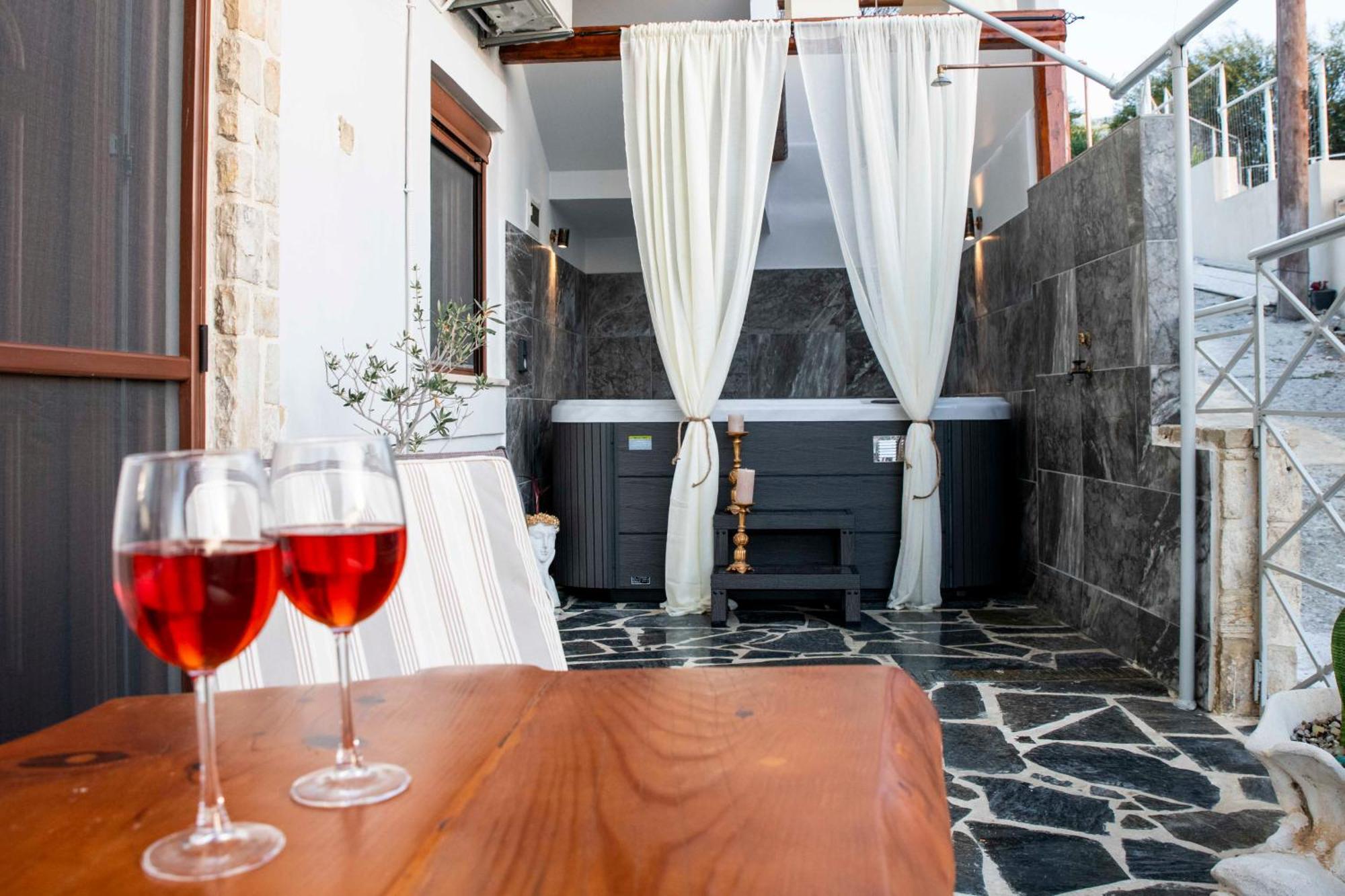Kleopatra Deluxe With Jacuzzi