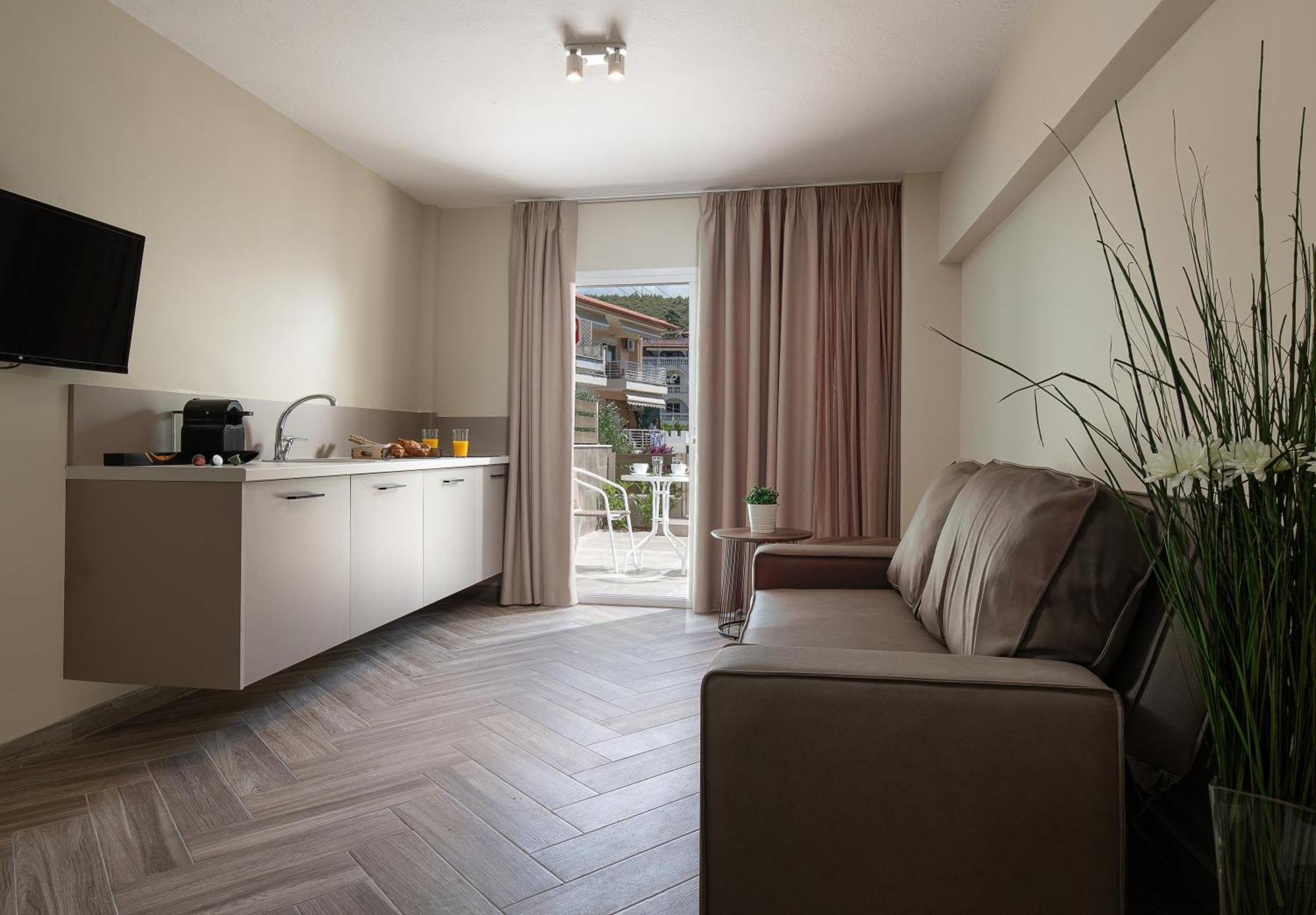 Olenia Luxury 4 Apartment