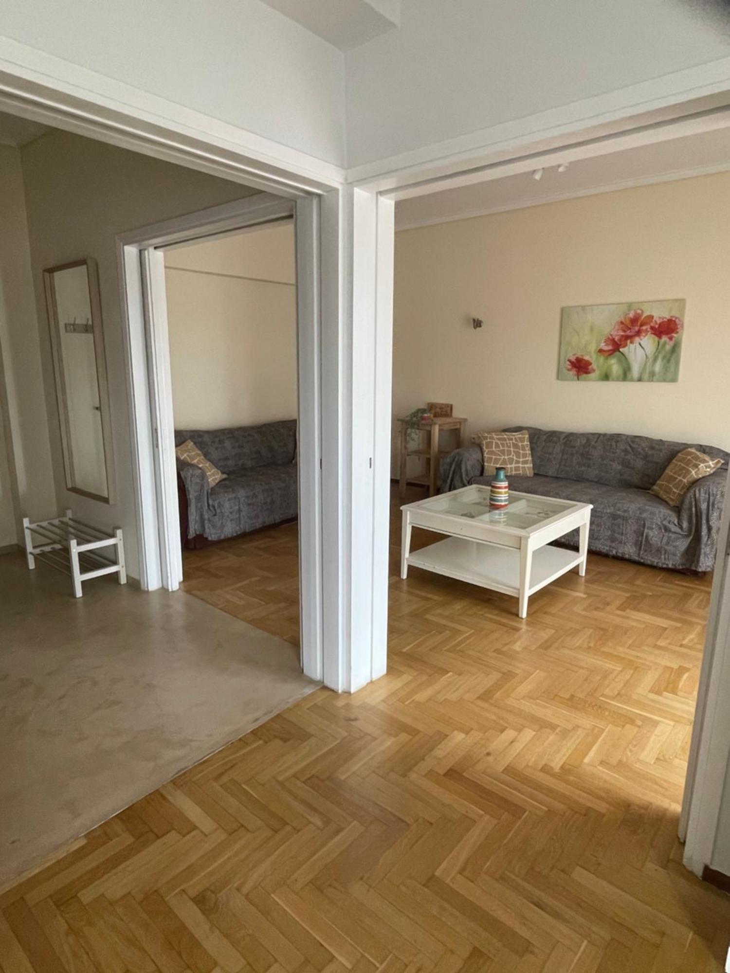 Cozy Near Metro-athens View *