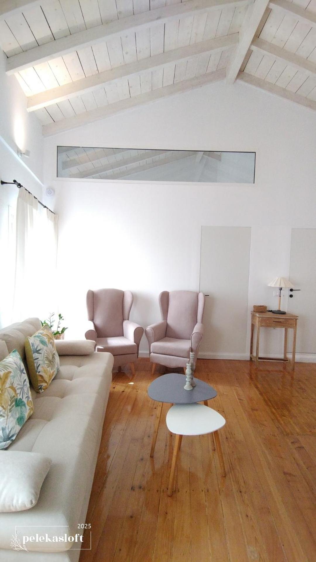 Loft Apartment *