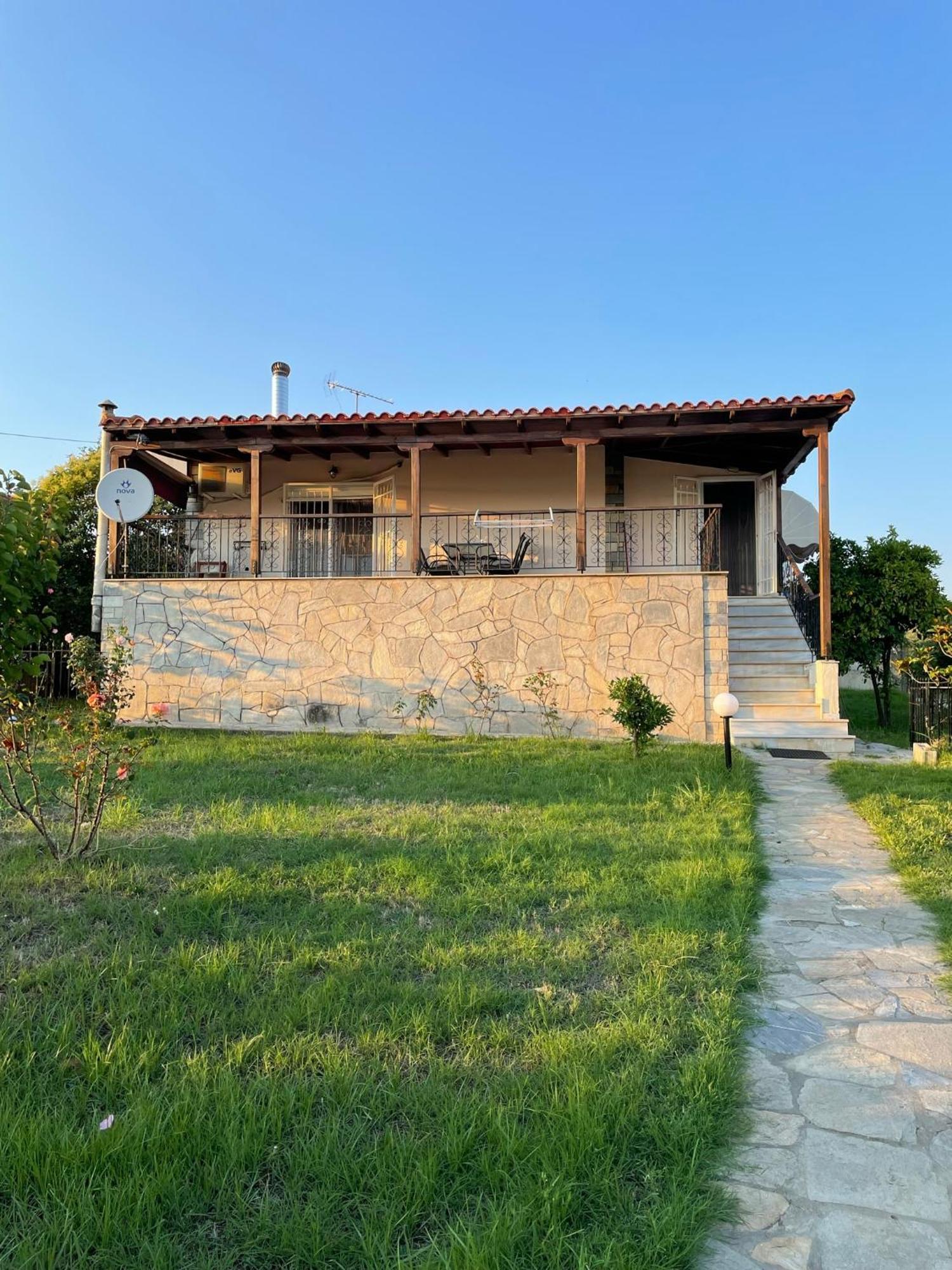 Carefree Dreams : In Chalkidiki Holiday home Flogita