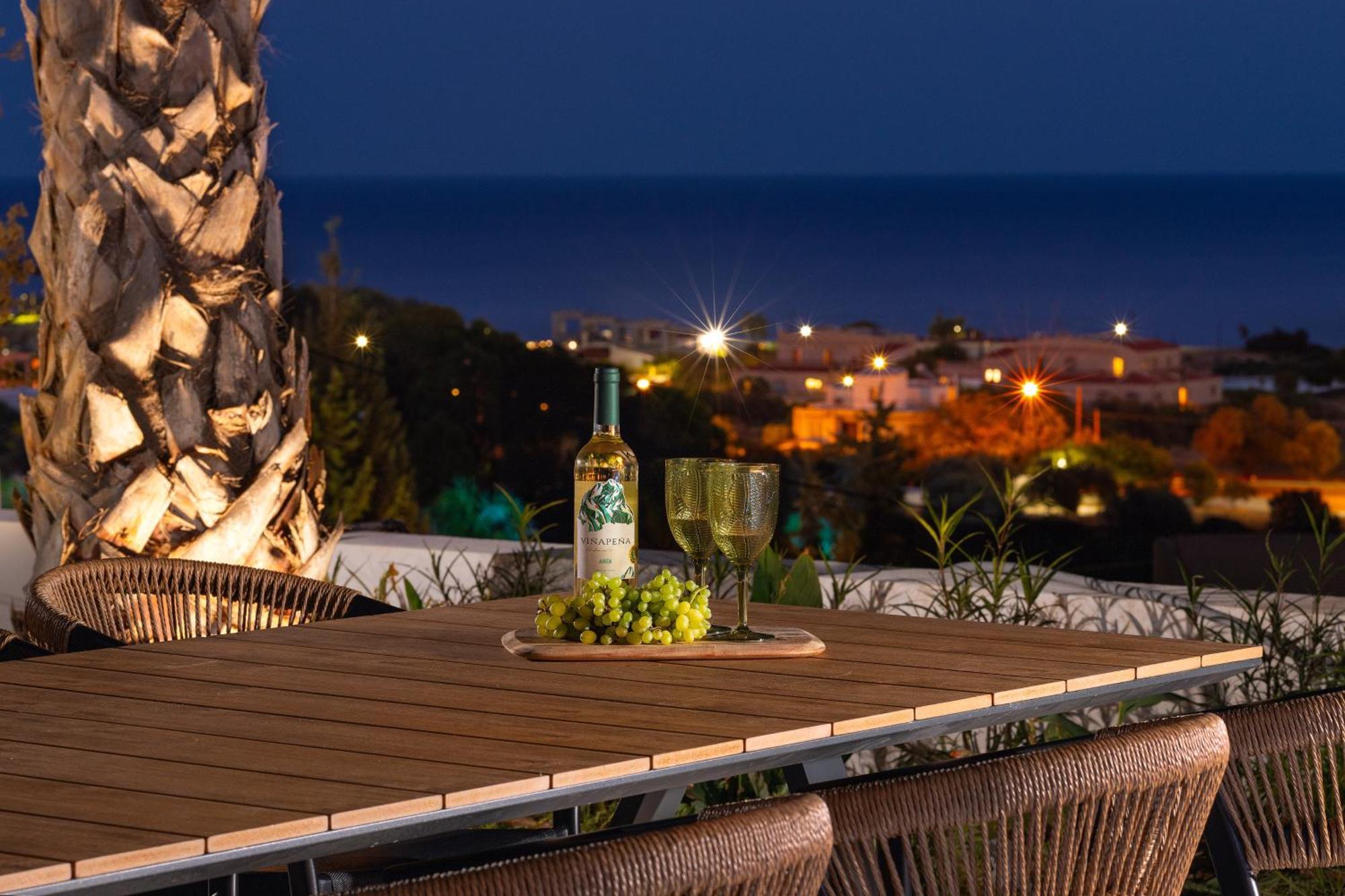 Luxurious With Sea Views In Rhodes Villa Gennadi