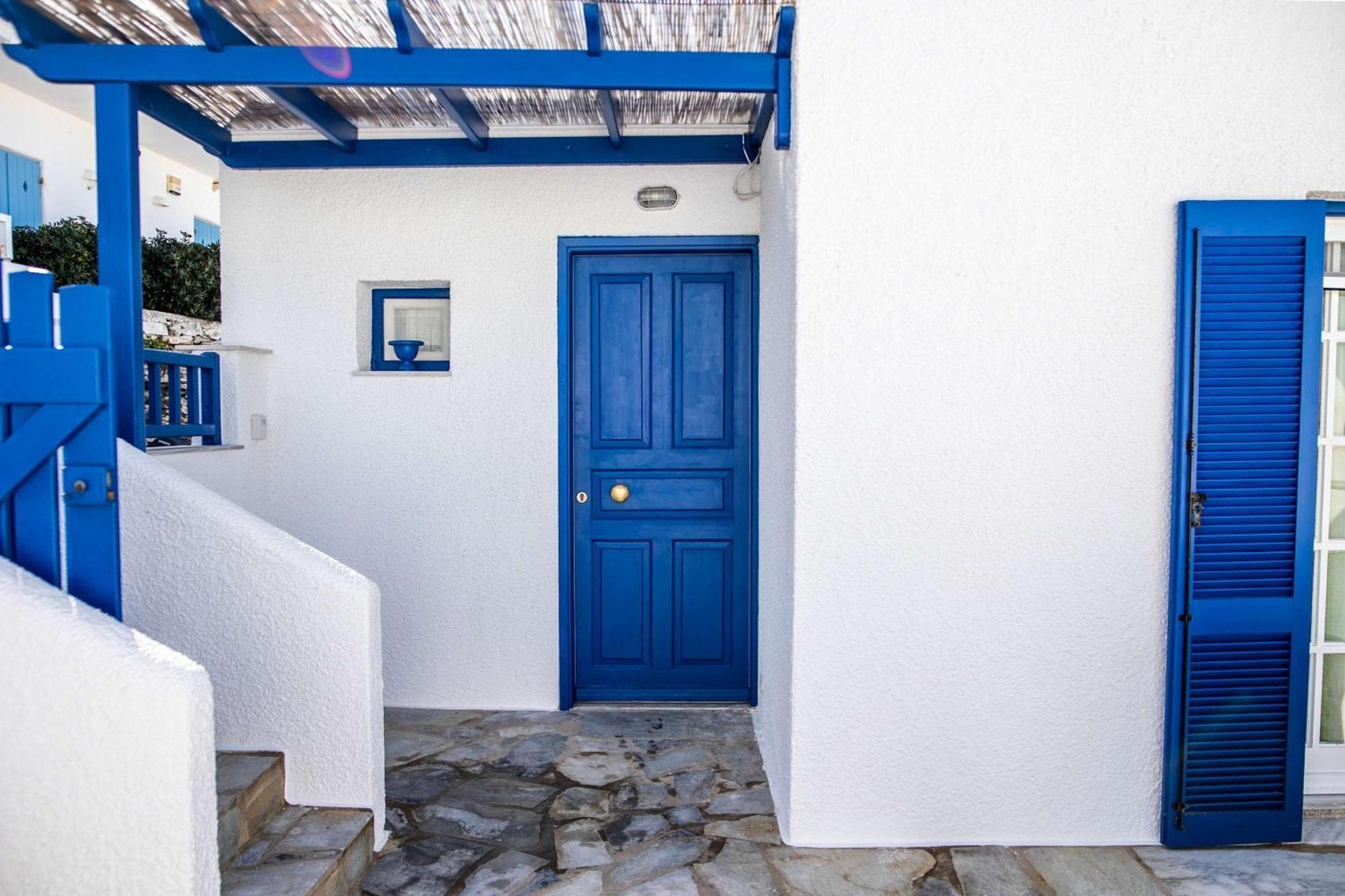 Breeze Naousa (Paros)