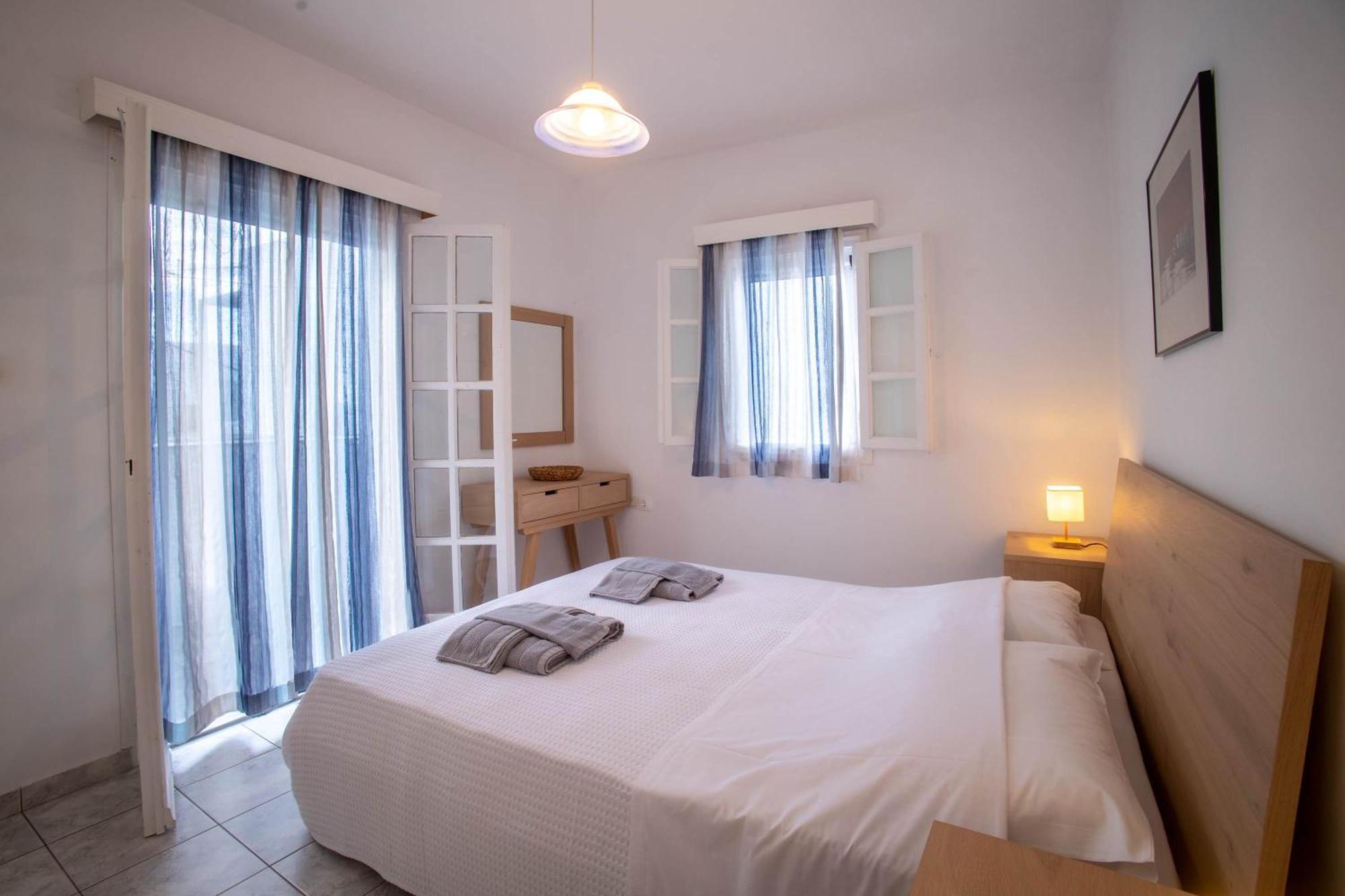 Breeze * Naousa (Paros)