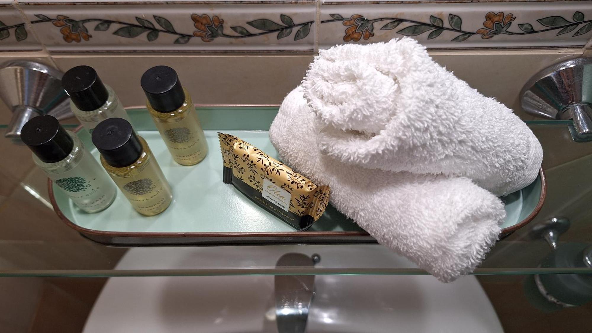 Brazzera Hotel Finikas (Syros)