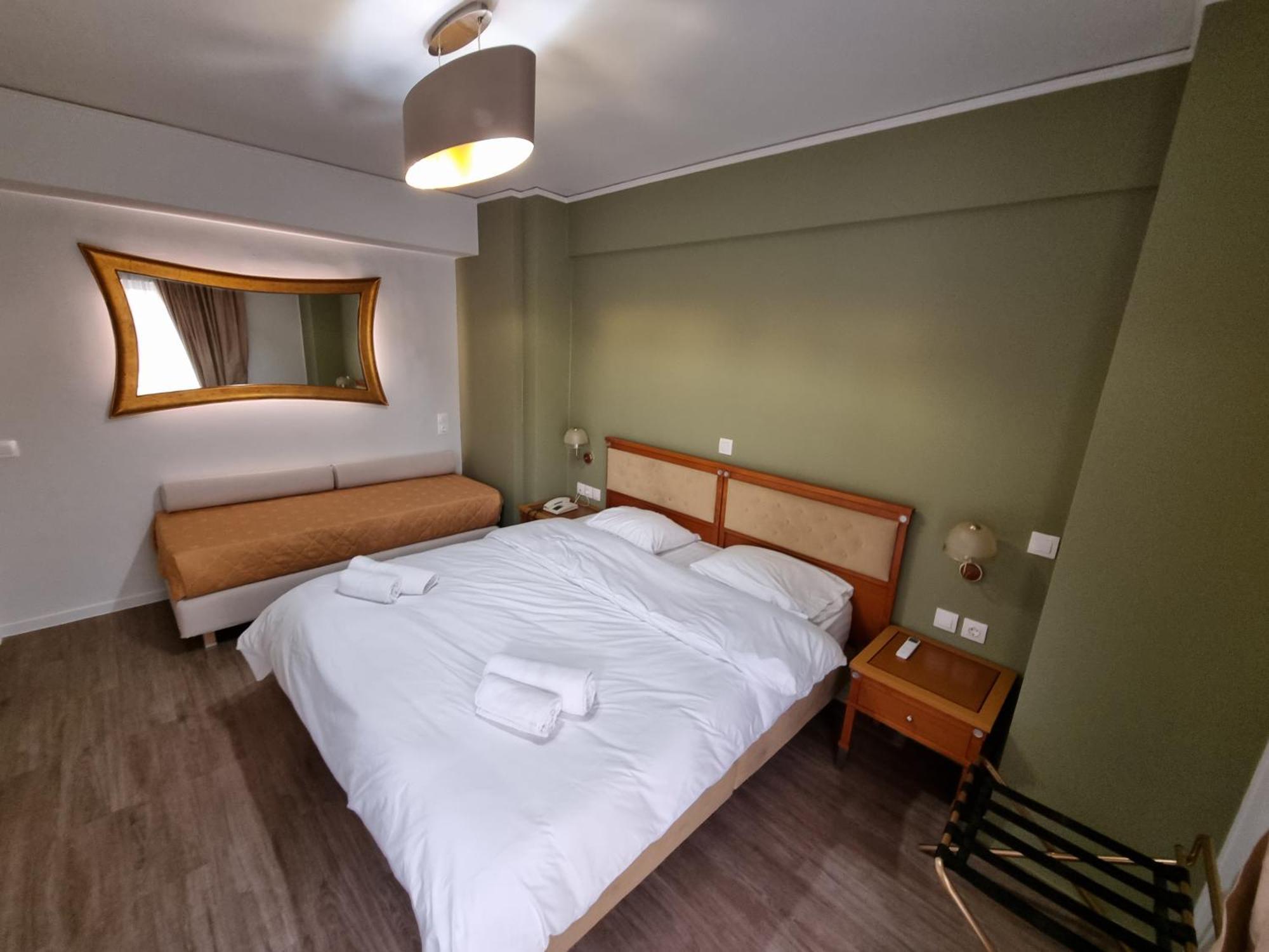 Savoy 3* Piraeus