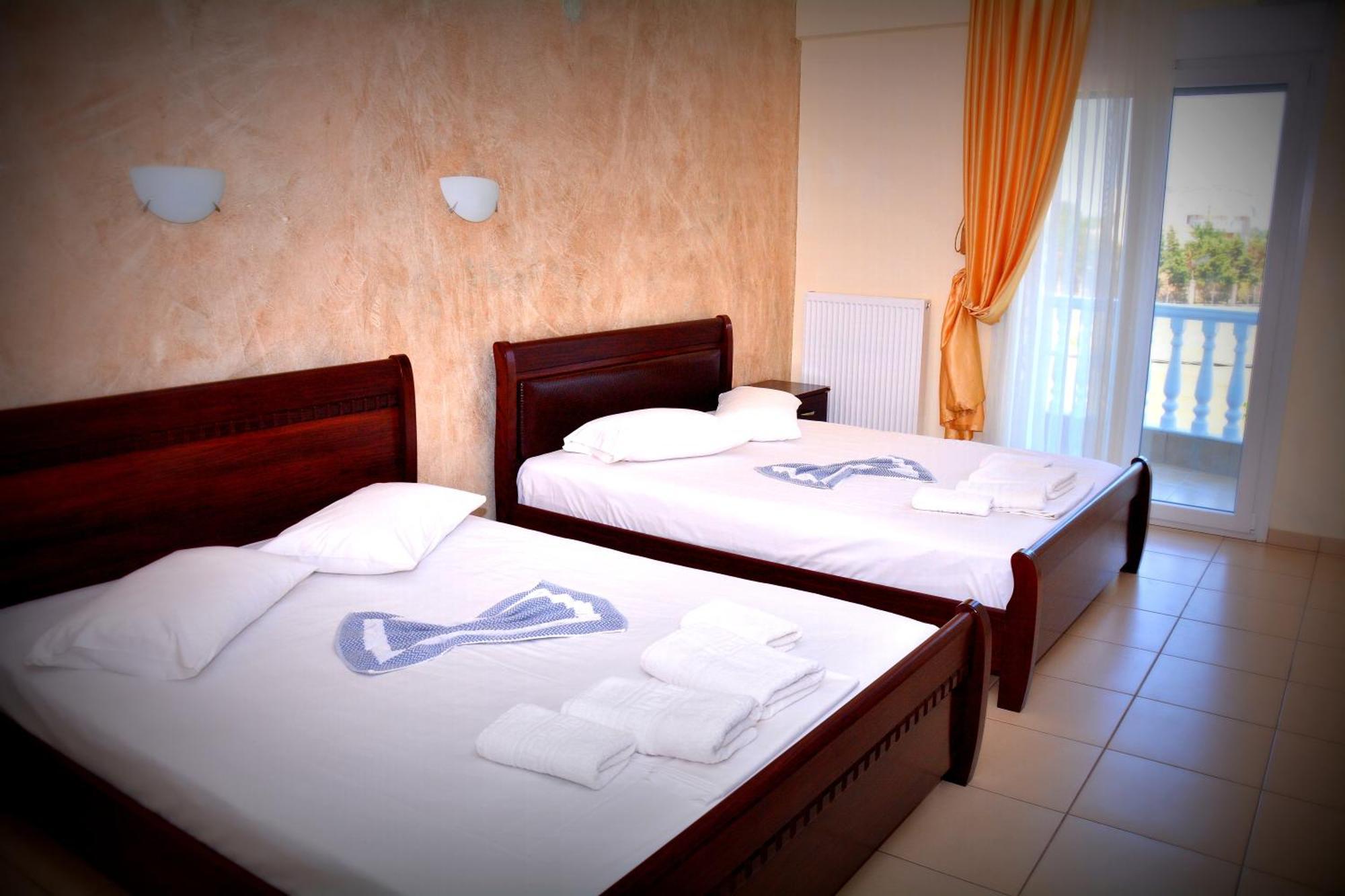 Paris Hotel 2*