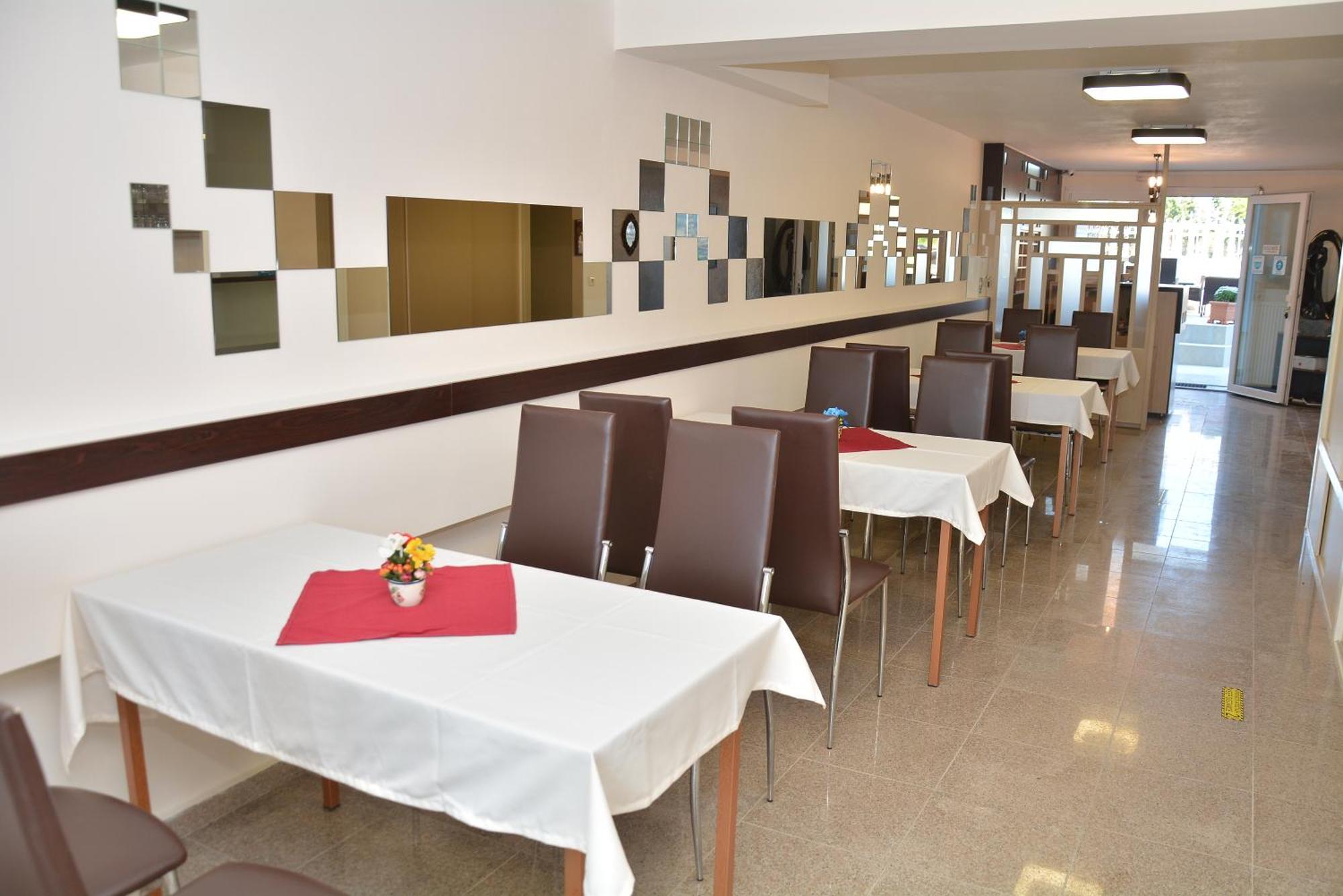 Hotel Paris 2*