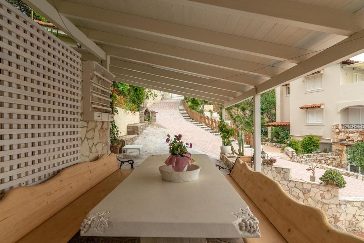 Cretan Biosuites * Palaiokastro (Crete)