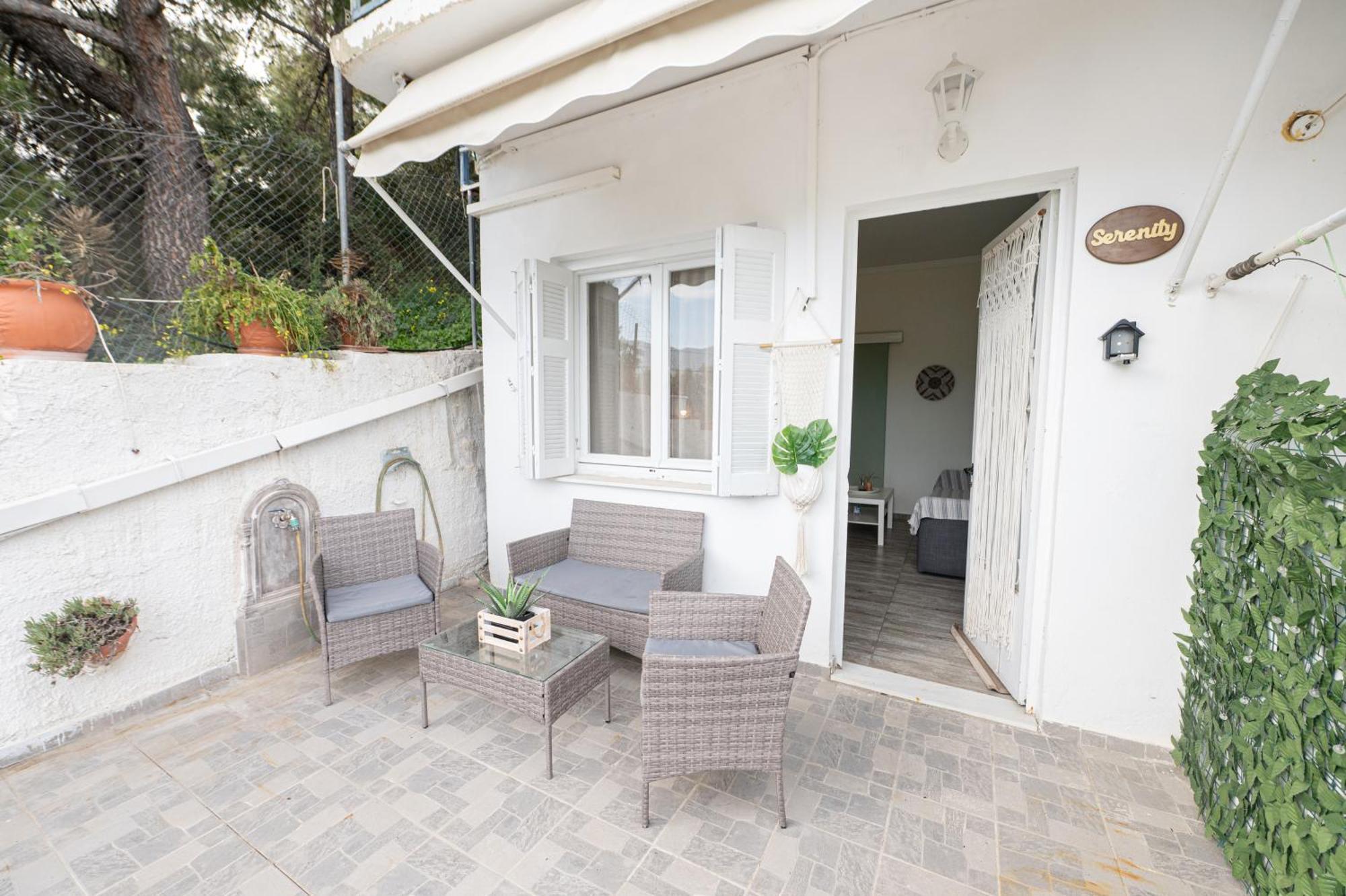 Serenity Yard Holiday home