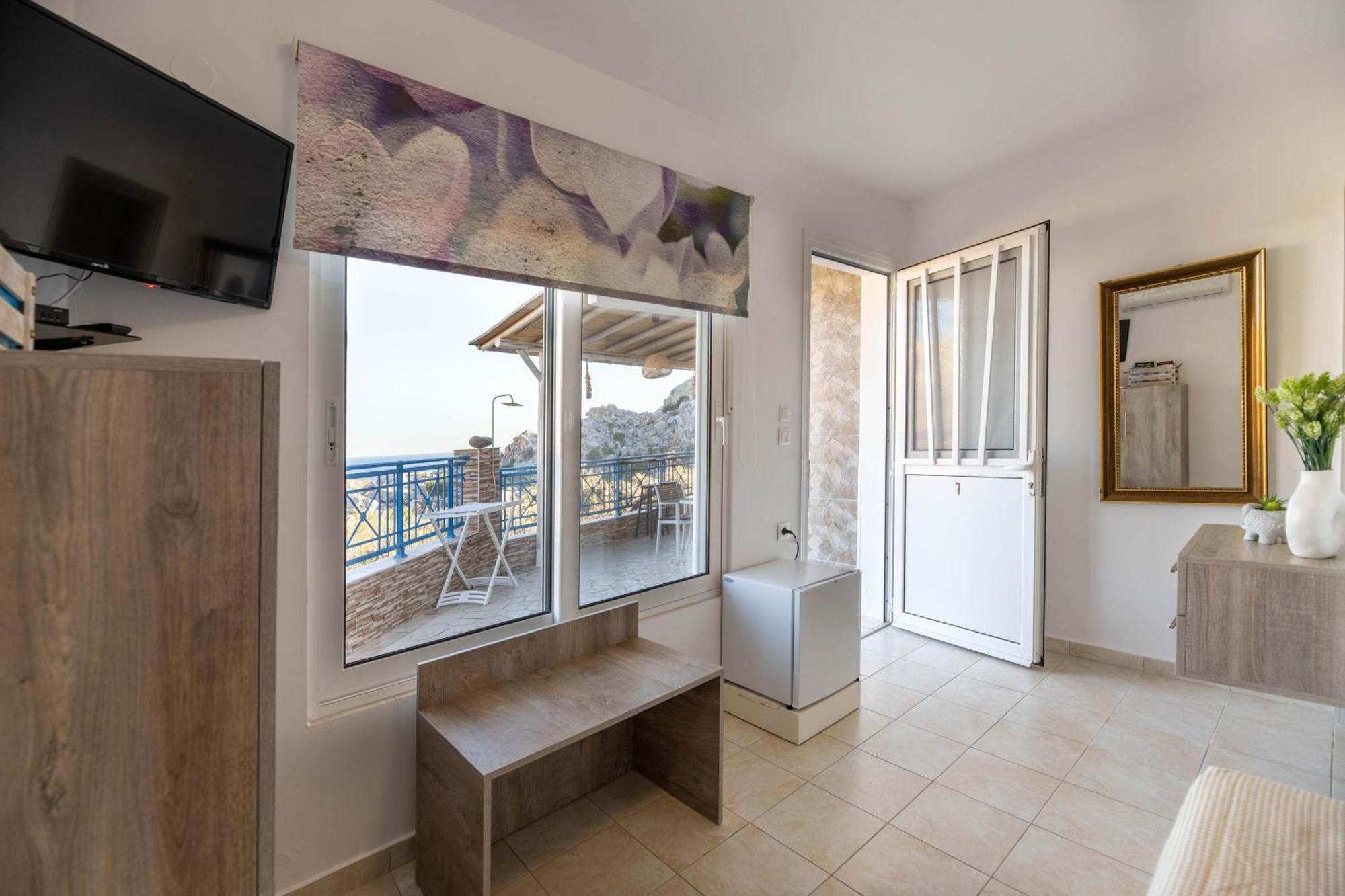 Aperanto Galazio Archangelos (Rhodes)