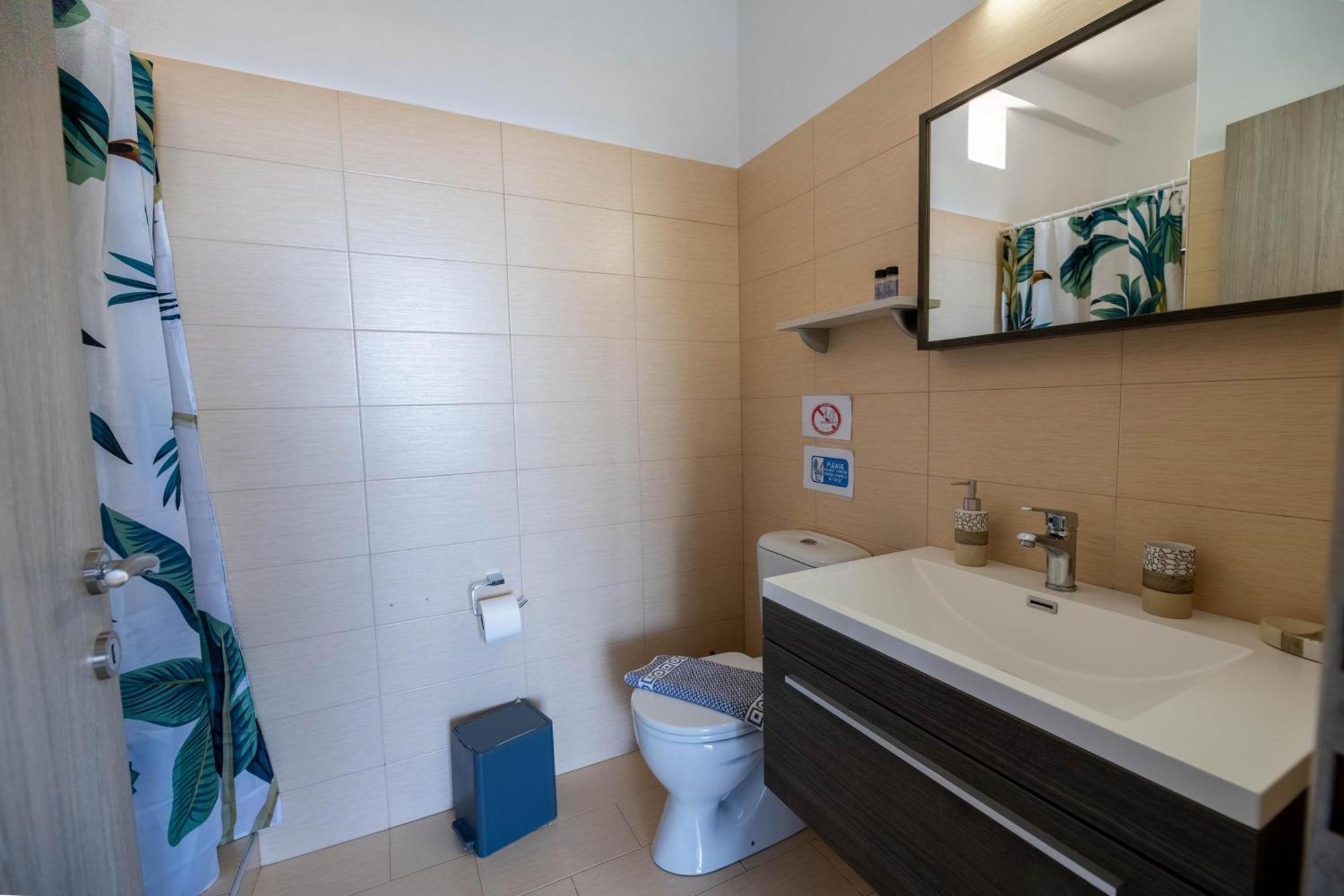 Aperanto Galazio Apartment *