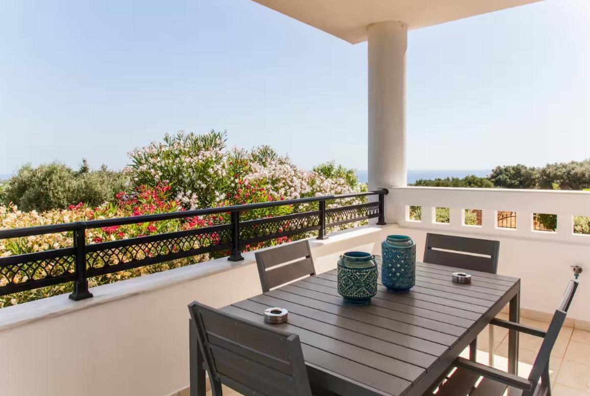 Artemis Luxury - Private Pool Oasis *