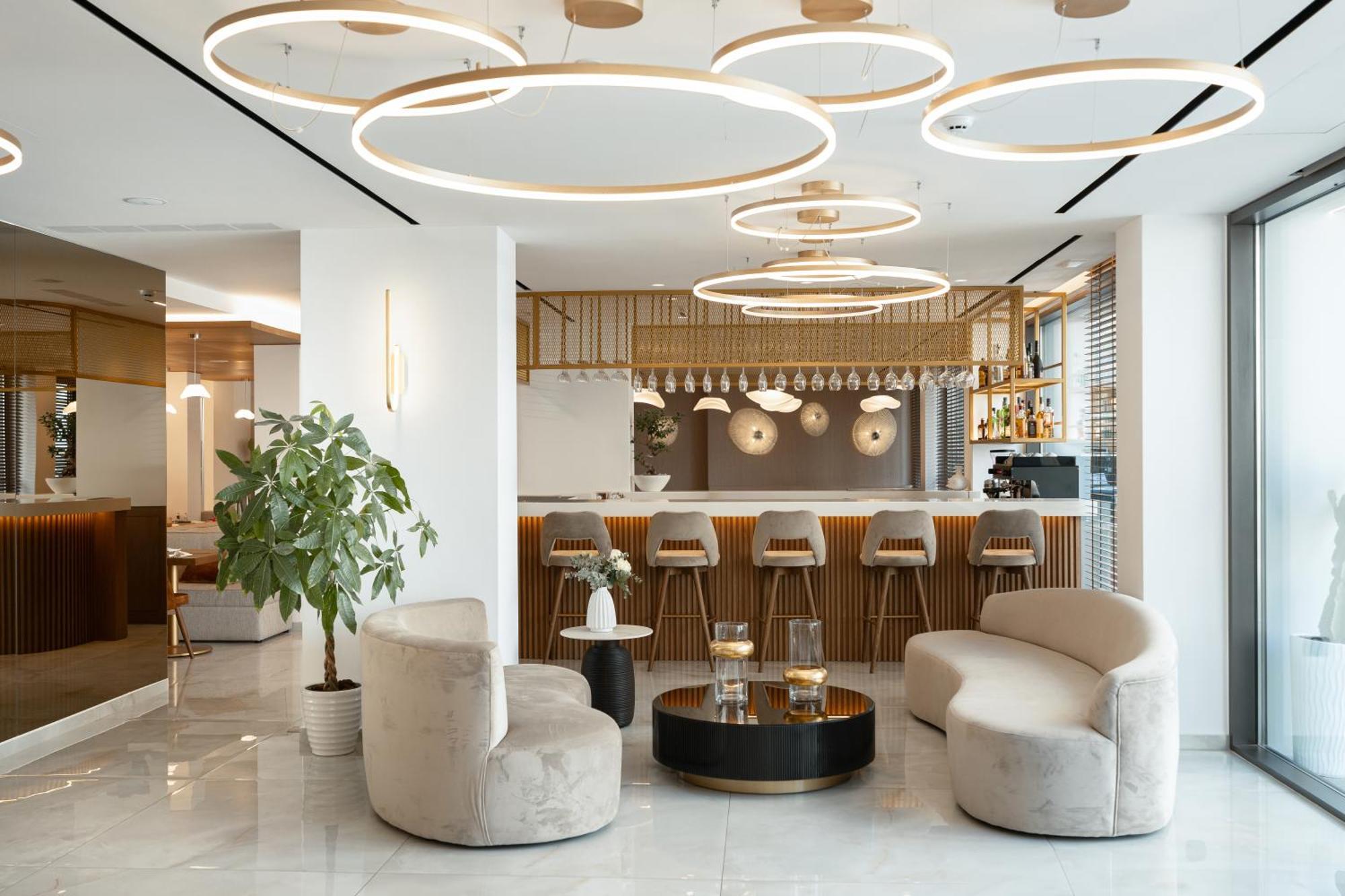 Hotel Ethereal White & Heraklion (Crete)