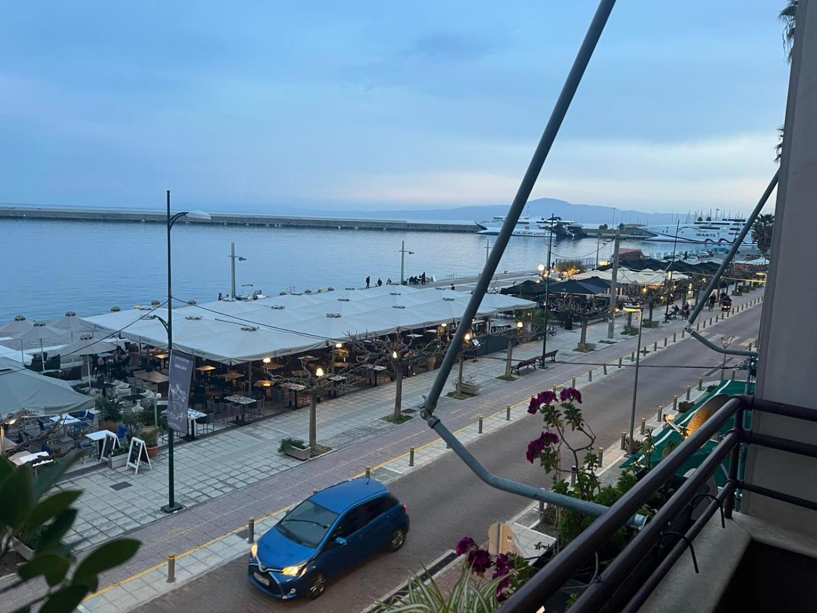 Grand Luxury Seafront *