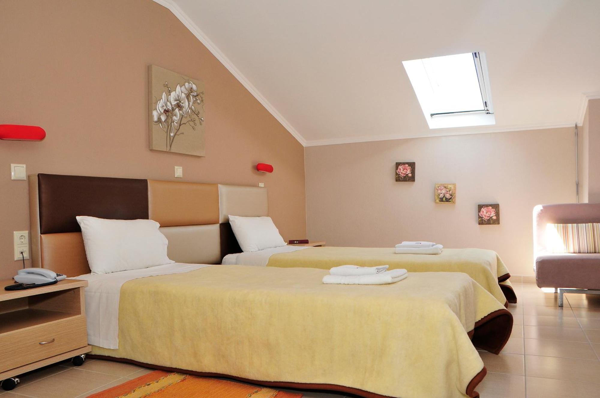 Hotel Dionysos Polichrono 3*