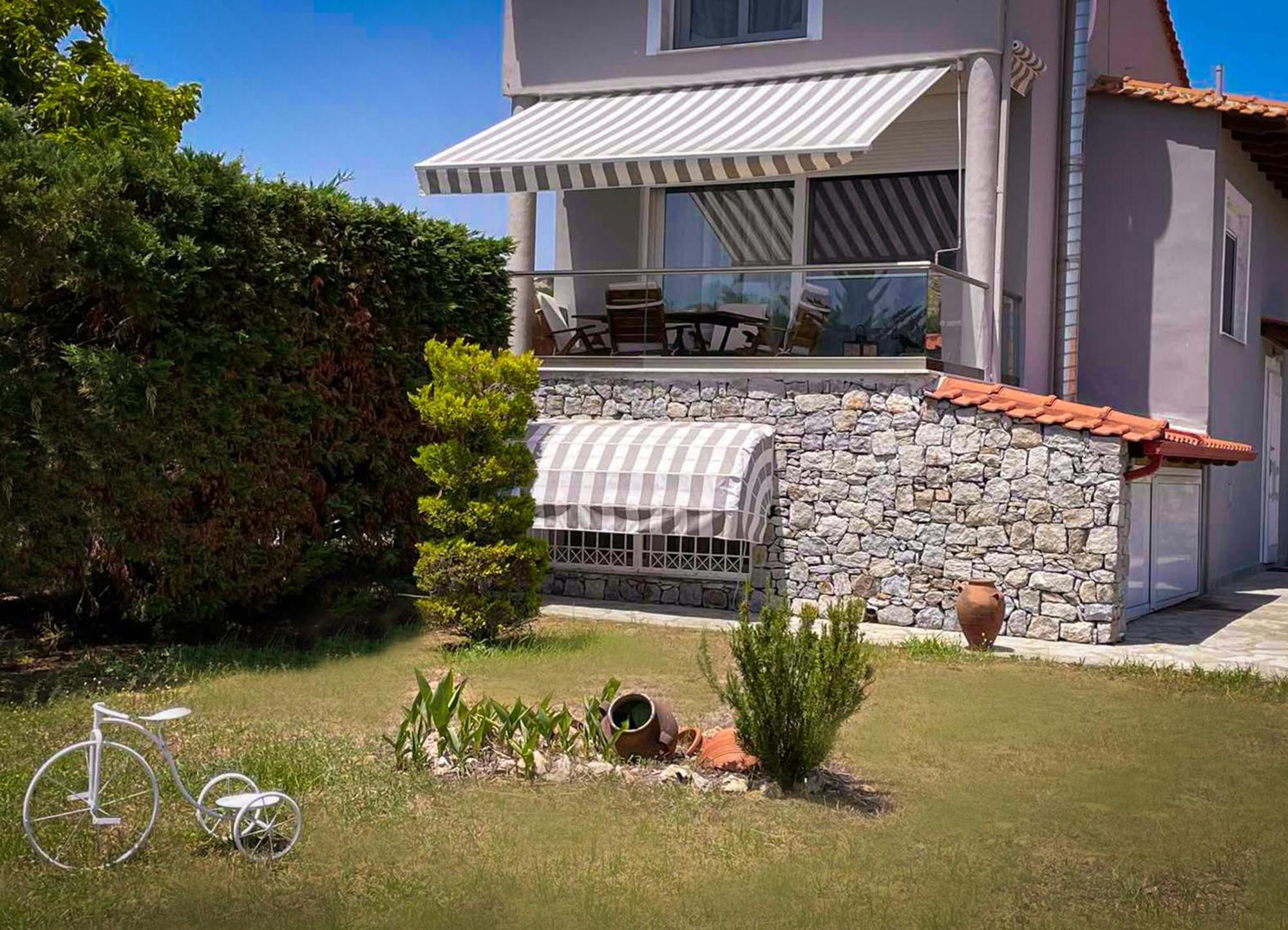 Villa Only Blue Kariani