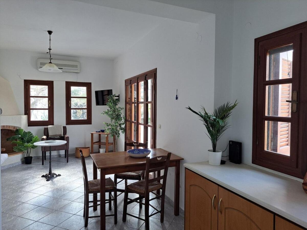 Mary Stella Platanos, Leros Apartment *