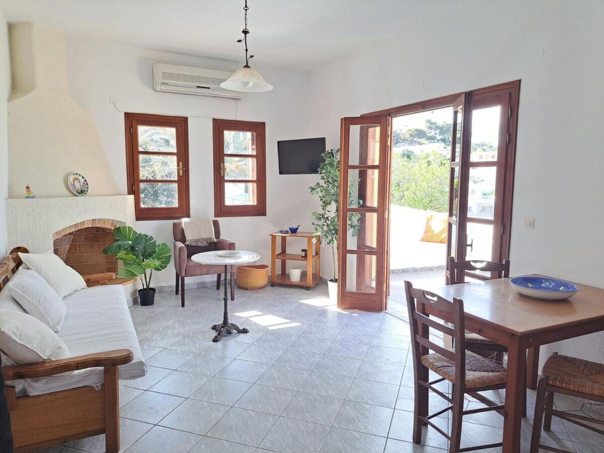 Mary Stella Platanos, Leros Apartment