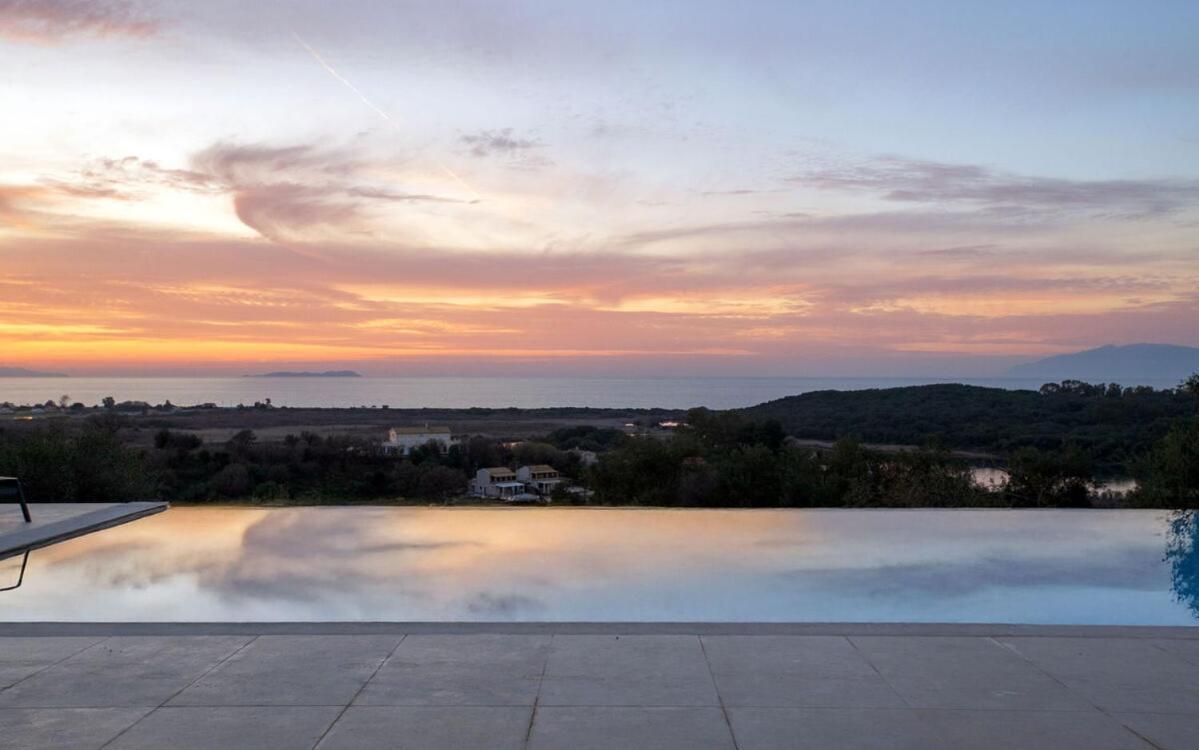 Villa Cocona By Posarellivillas