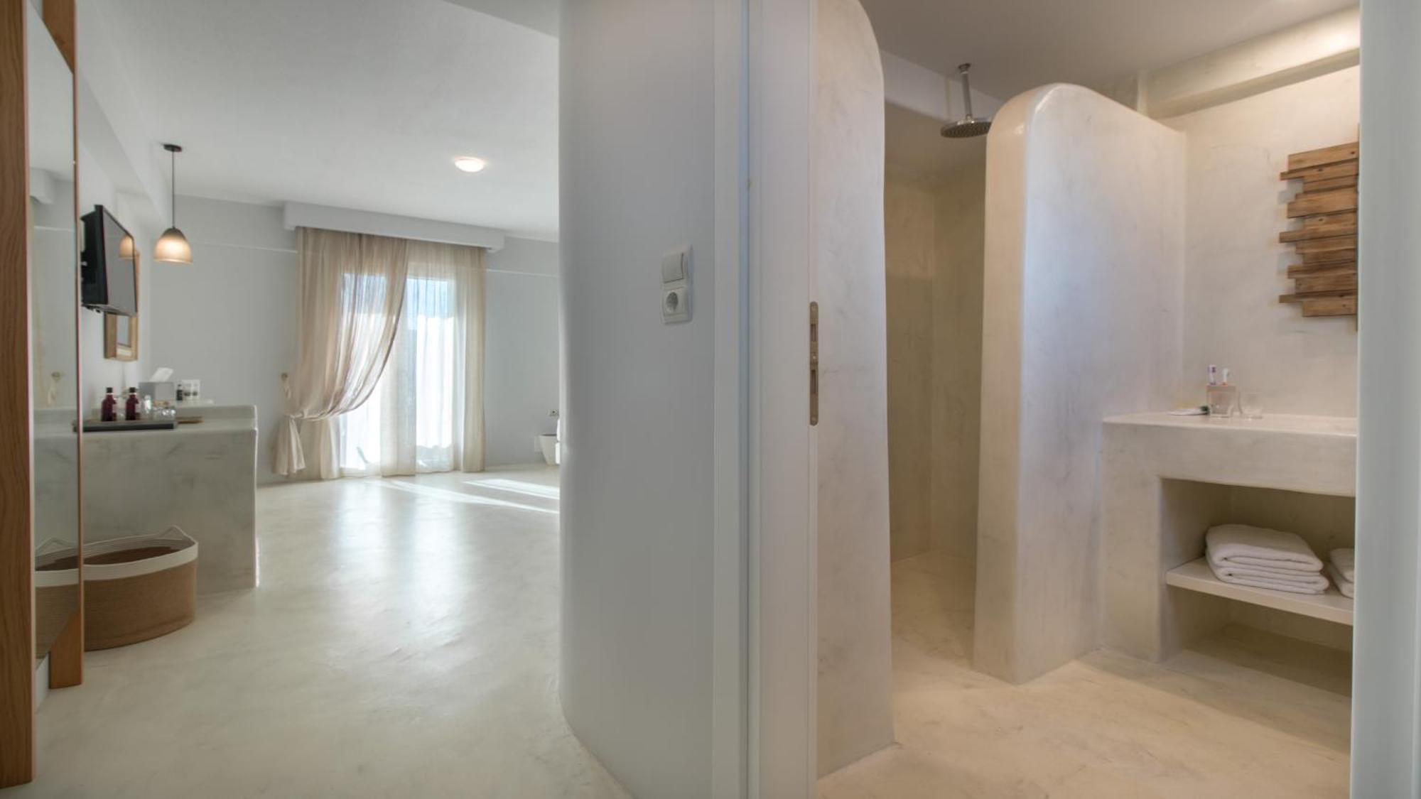 Finikas Hotel 4*