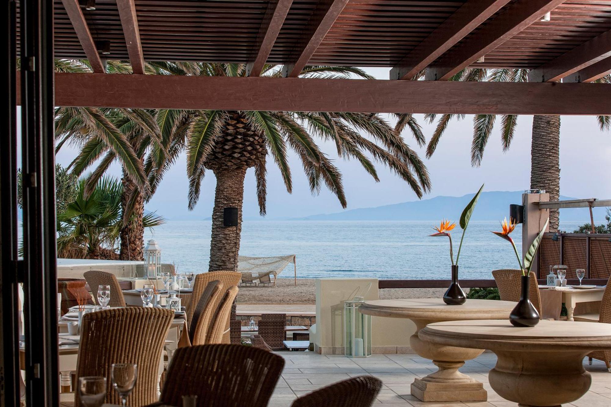 Finikas Hotel
