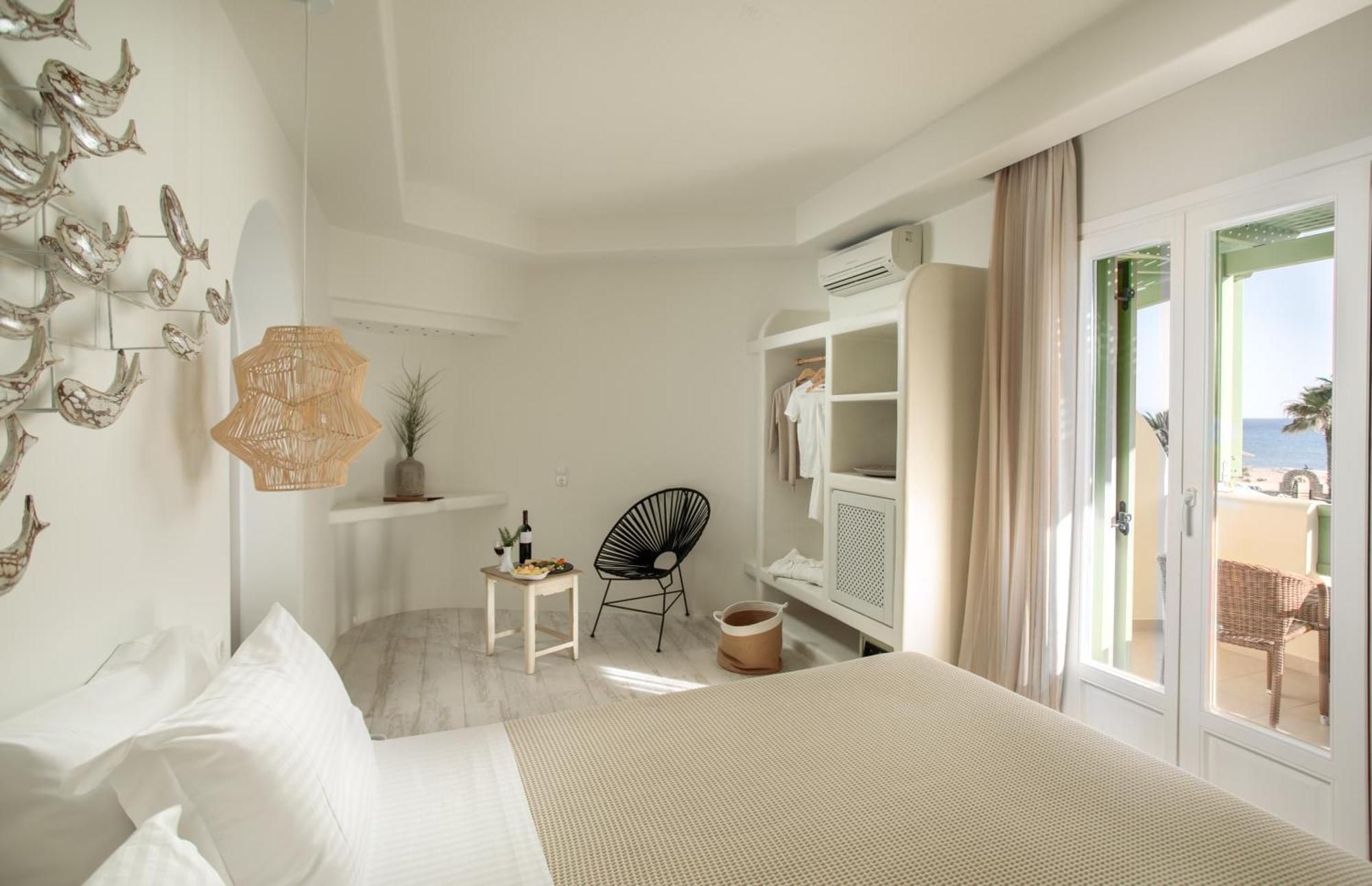 Finikas Hotel 4*