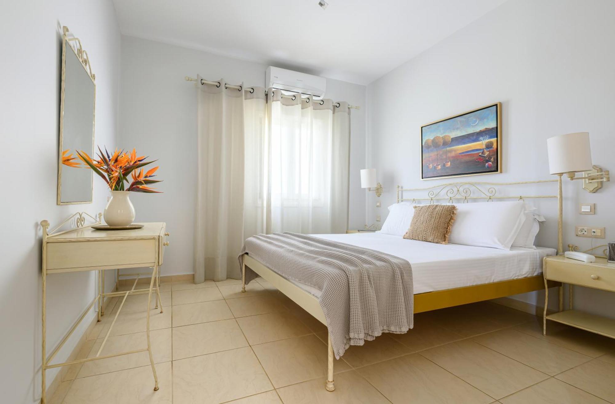 Finikas Hotel 4*