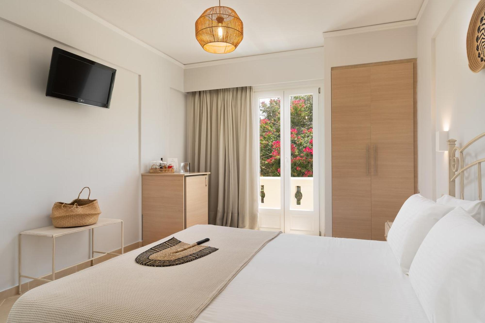 Finikas Aliko Beach