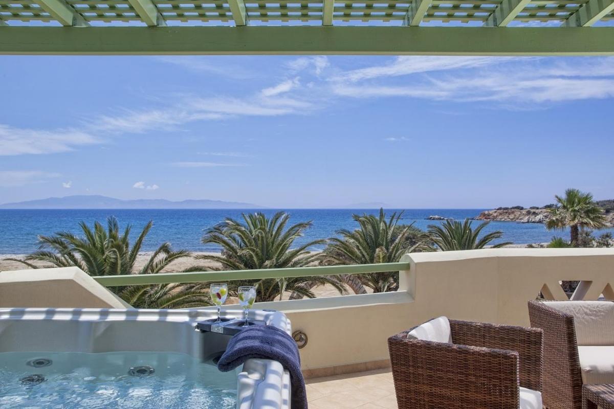 Finikas 4*