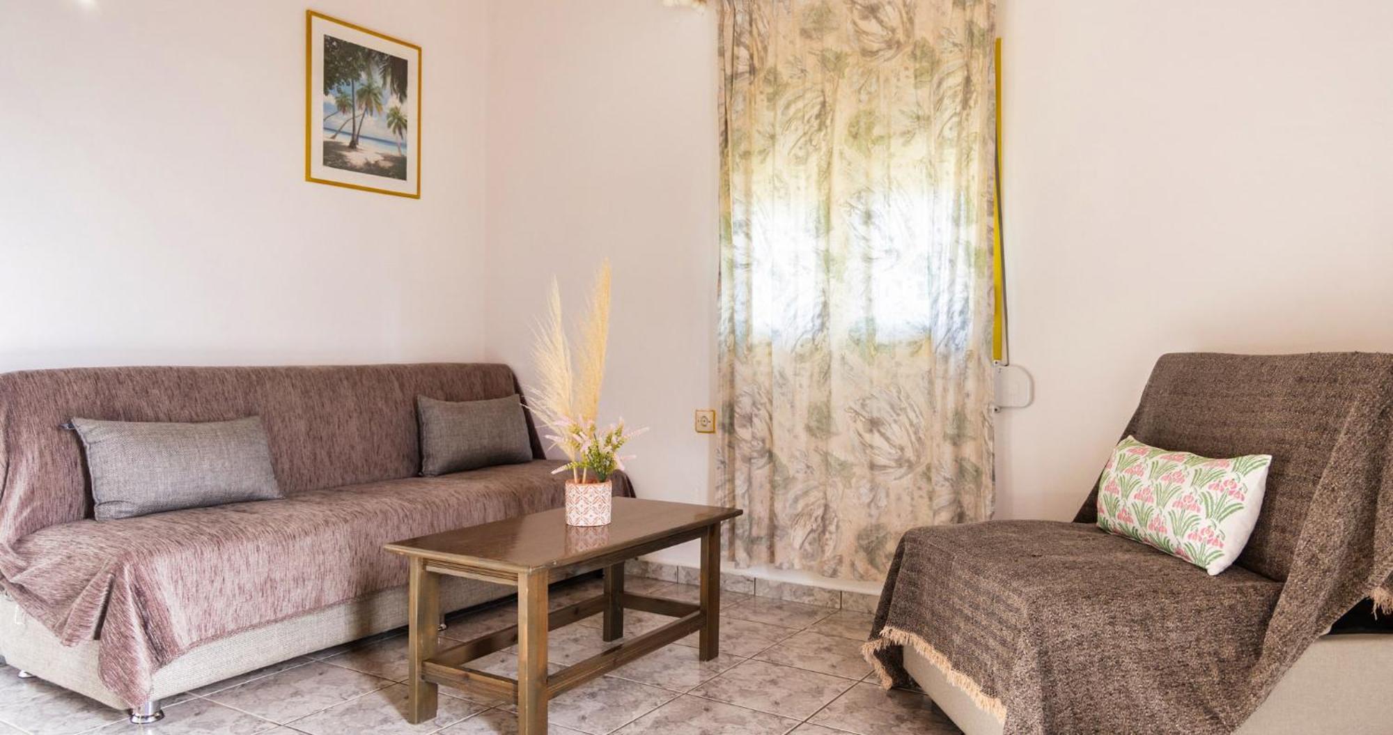 Ikaros Apartment