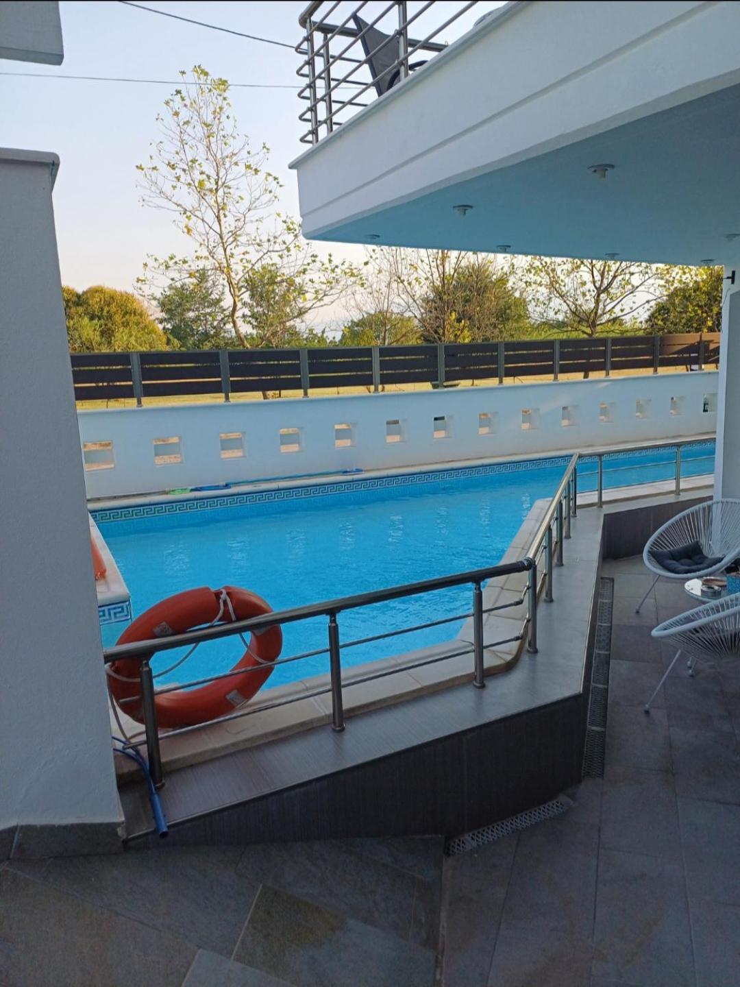 Crystal Aura Apartment *