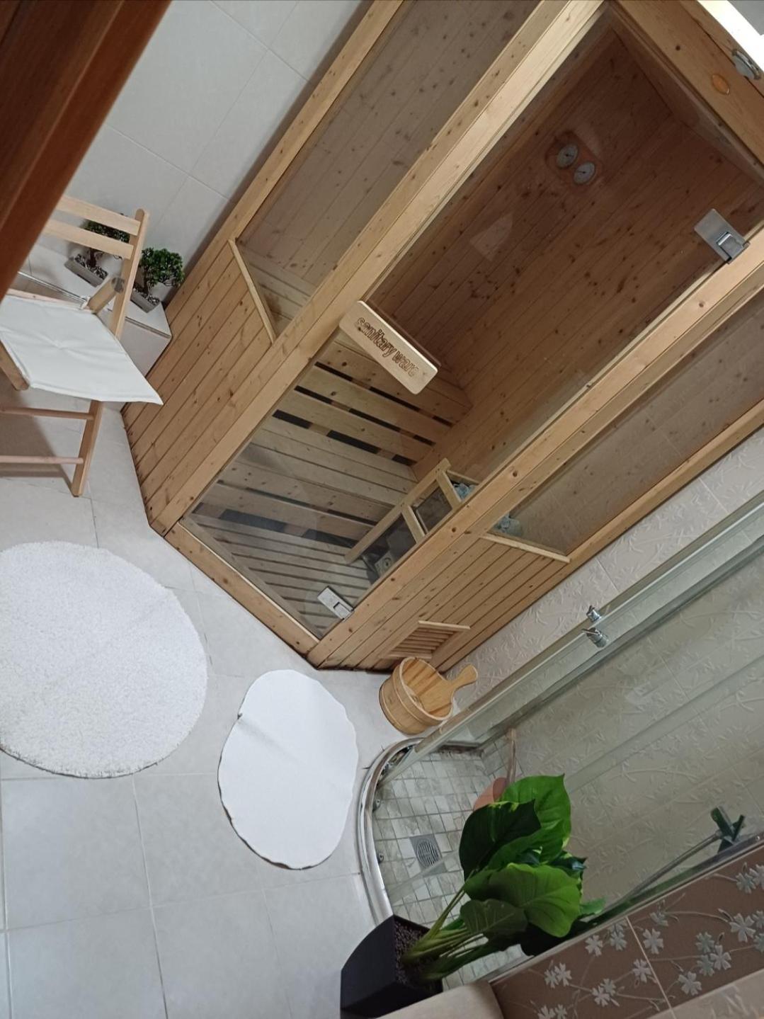 Crystal Aura Apartment *