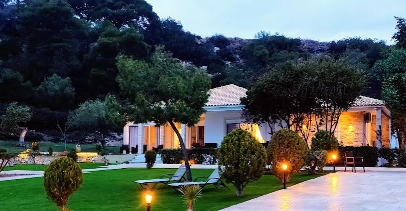 Christina Luxury Vouliagmeni Lake