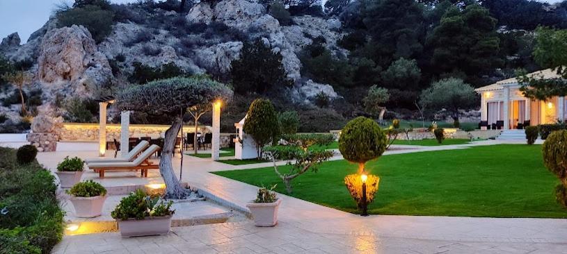 Christina Luxury * Vouliagmeni Lake