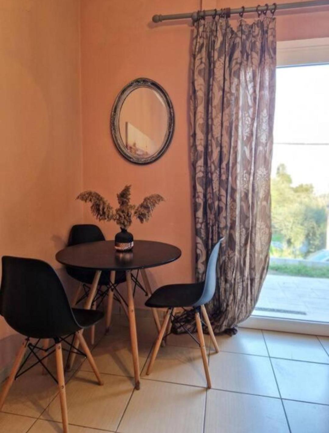Sophia's Corner Art Apt. Dassia (Corfu)